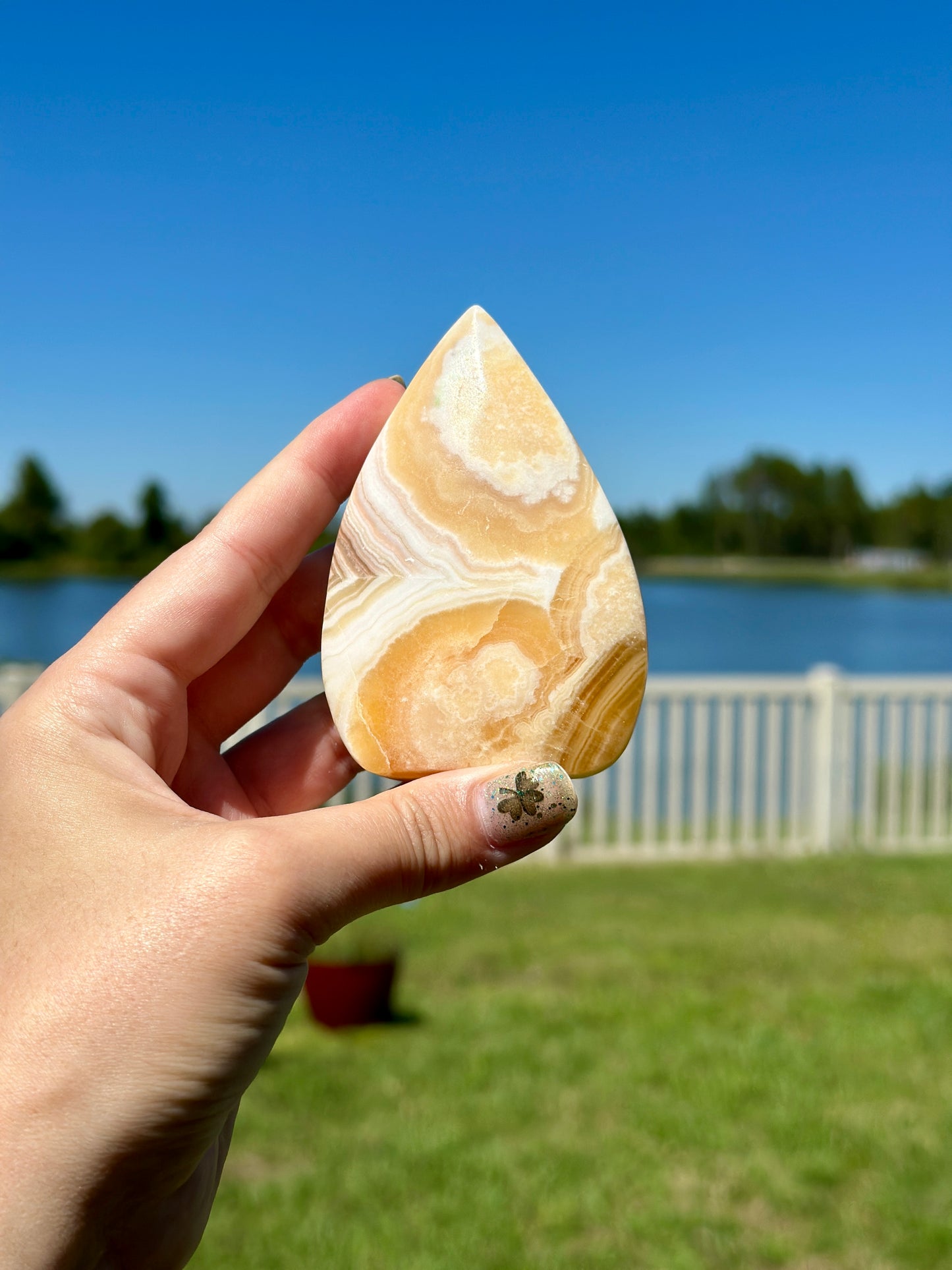 Yellow Calcite Freeform - Brighten Your Space with Healing Energy, Ideal for Positivity and Mental Clarity