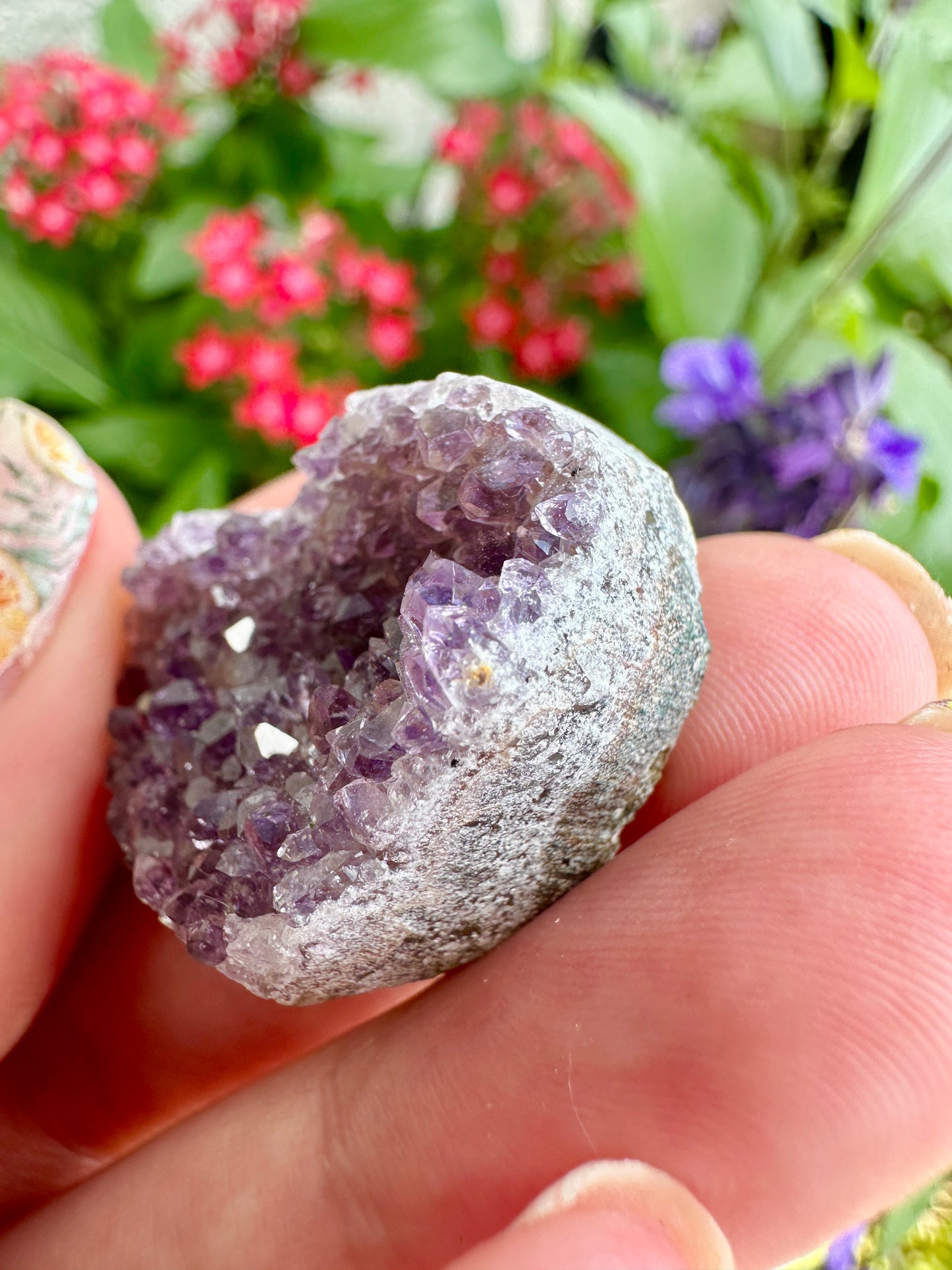 Uruguayan Amethyst Druzy Heart: A Captivating Gem for Love & Healing, Perfect for Collectors and Home Decor