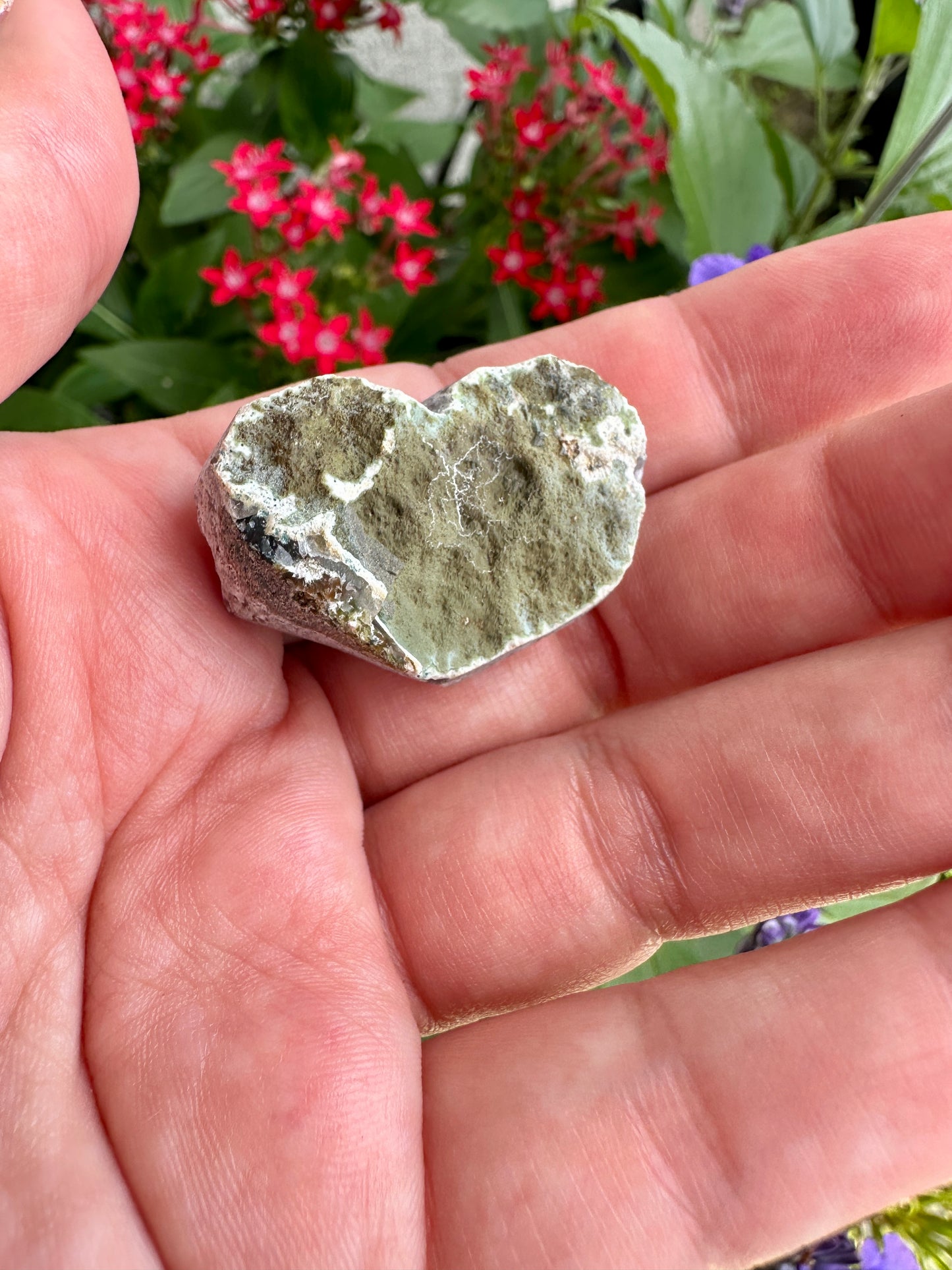 Uruguayan Amethyst Druzy Heart: A Captivating Gem for Love & Healing, Perfect for Collectors and Home Decor