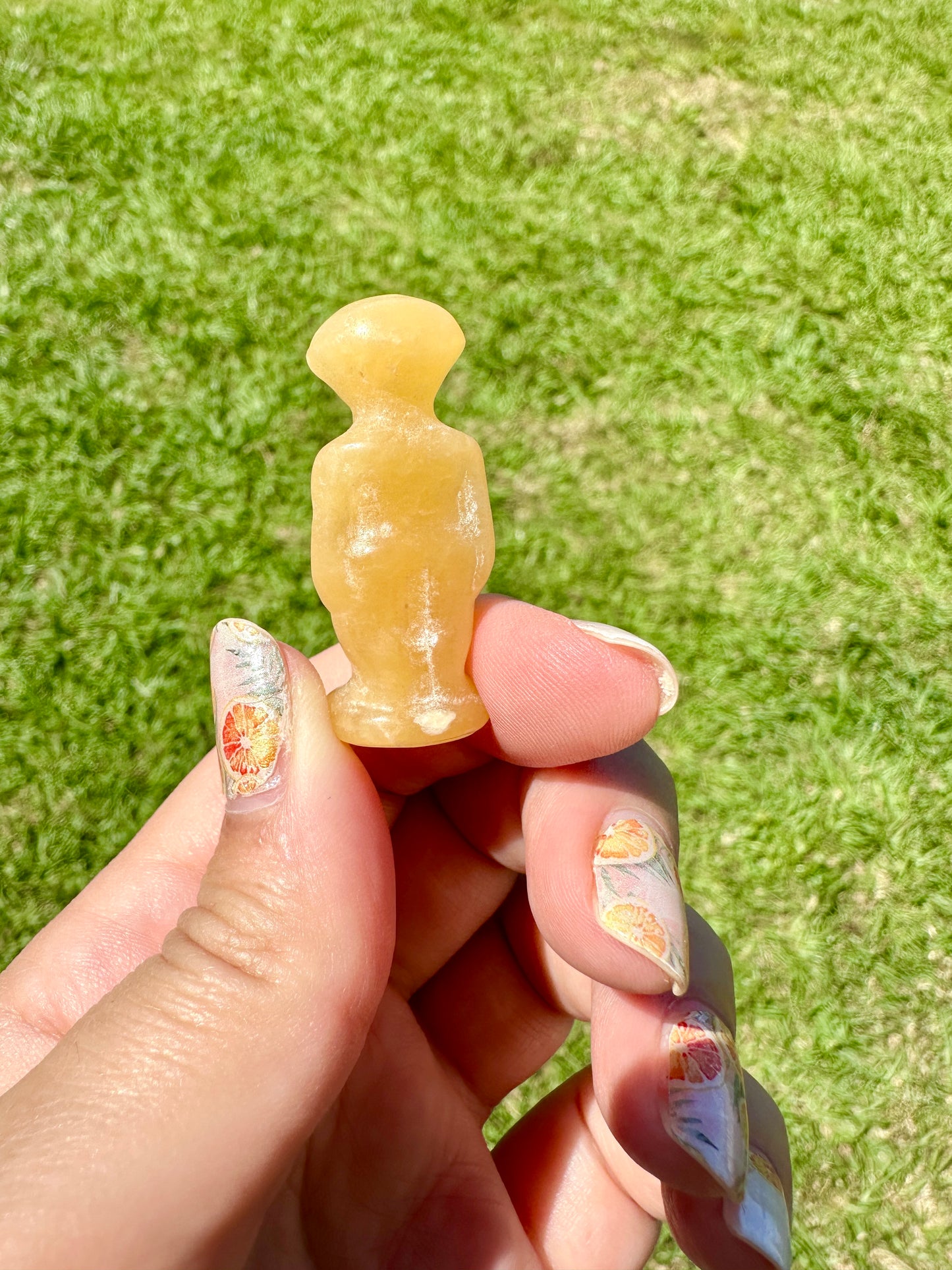 Yellow Calcite Alien Carving: Unique Handcrafted Extraterrestrial Figurine, Ideal for Sci-Fi Fans and Collectors of Novelty Crystal Decor