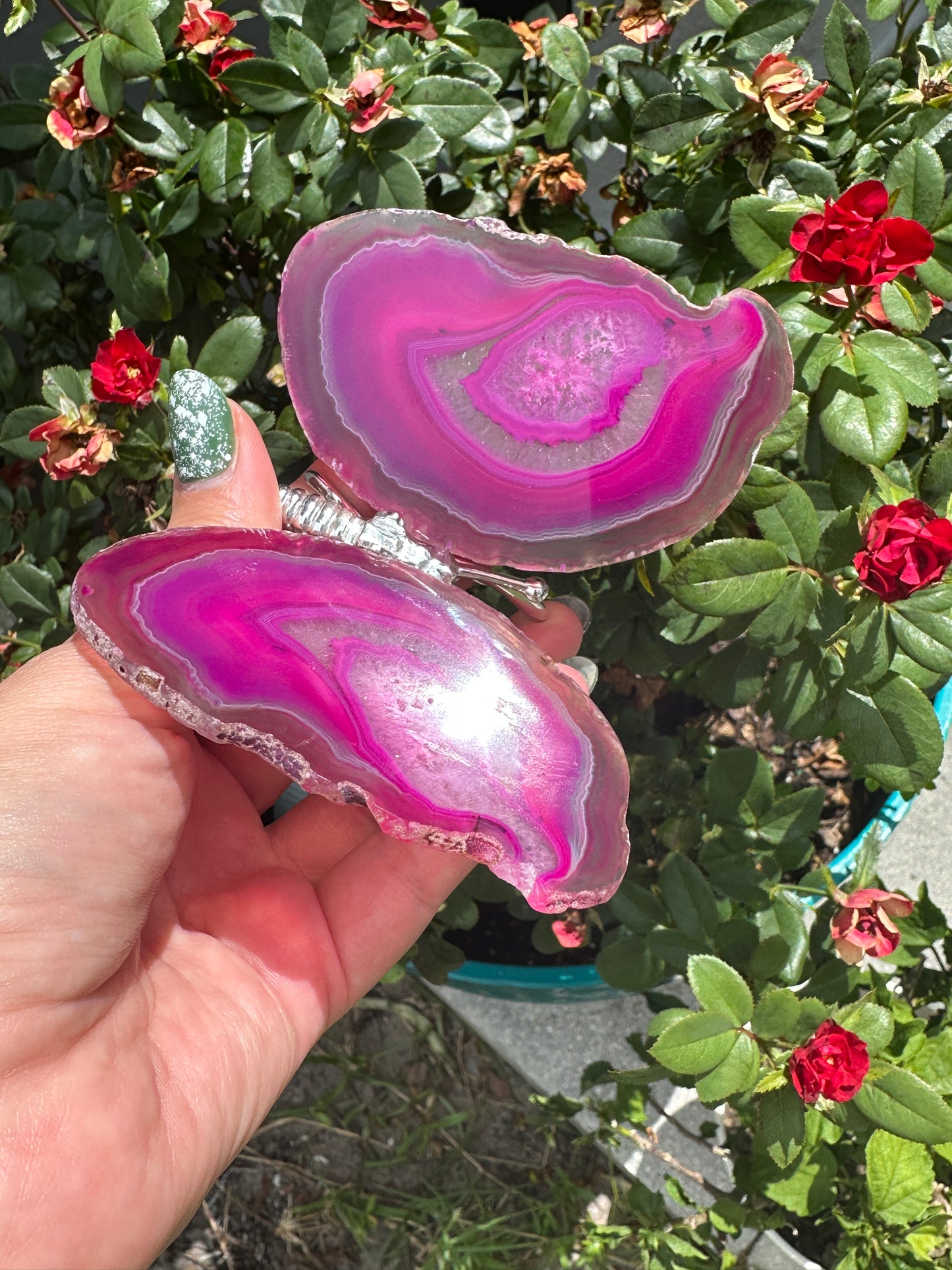 Stunning Agate Butterfly Figurine - A Symbol of Transformation and Natural Beauty for Home or Office Decor