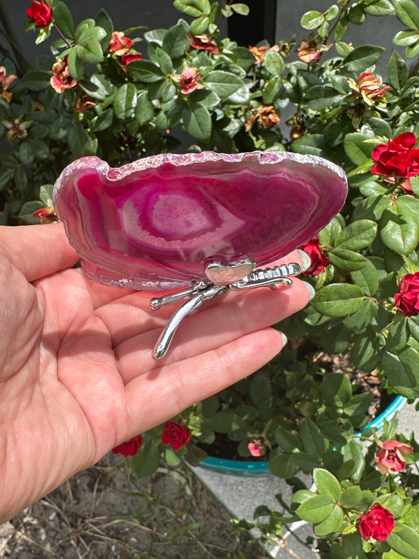 Stunning Agate Butterfly Figurine - A Symbol of Transformation and Natural Beauty for Home or Office Decor