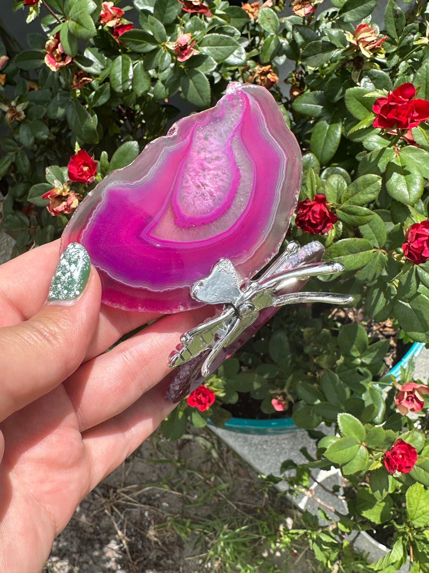 Stunning Agate Butterfly Figurine - A Symbol of Transformation and Natural Beauty for Home or Office Decor