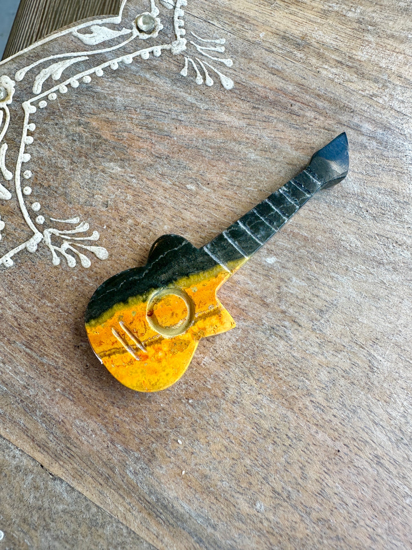 Bumble Bee Jasper - Guitar 🎸