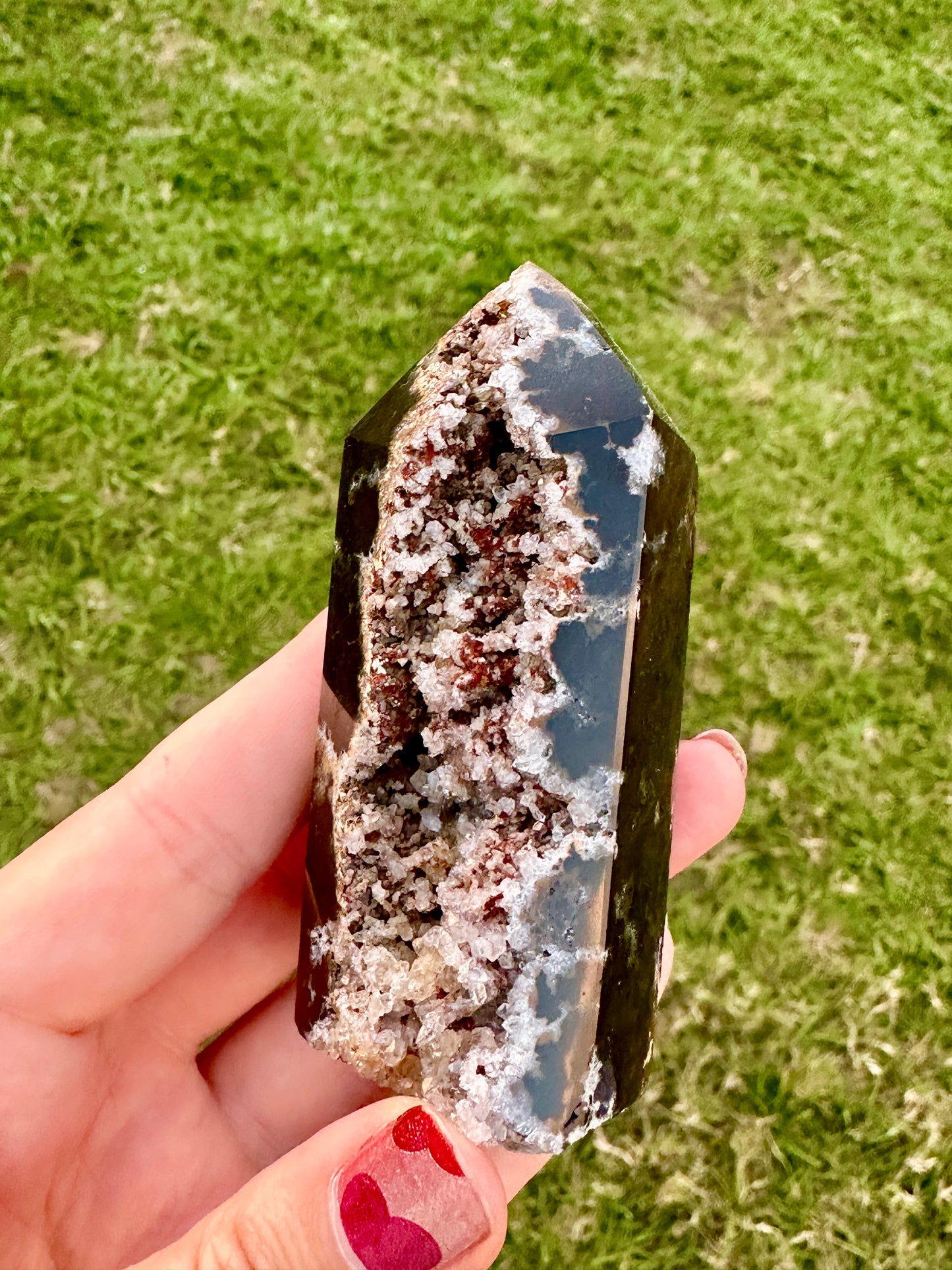 Druzy Agate Tower - Sparkling Natural Wonder for Energy Amplification and Emotional Balance, Perfect for Home or Office Decor