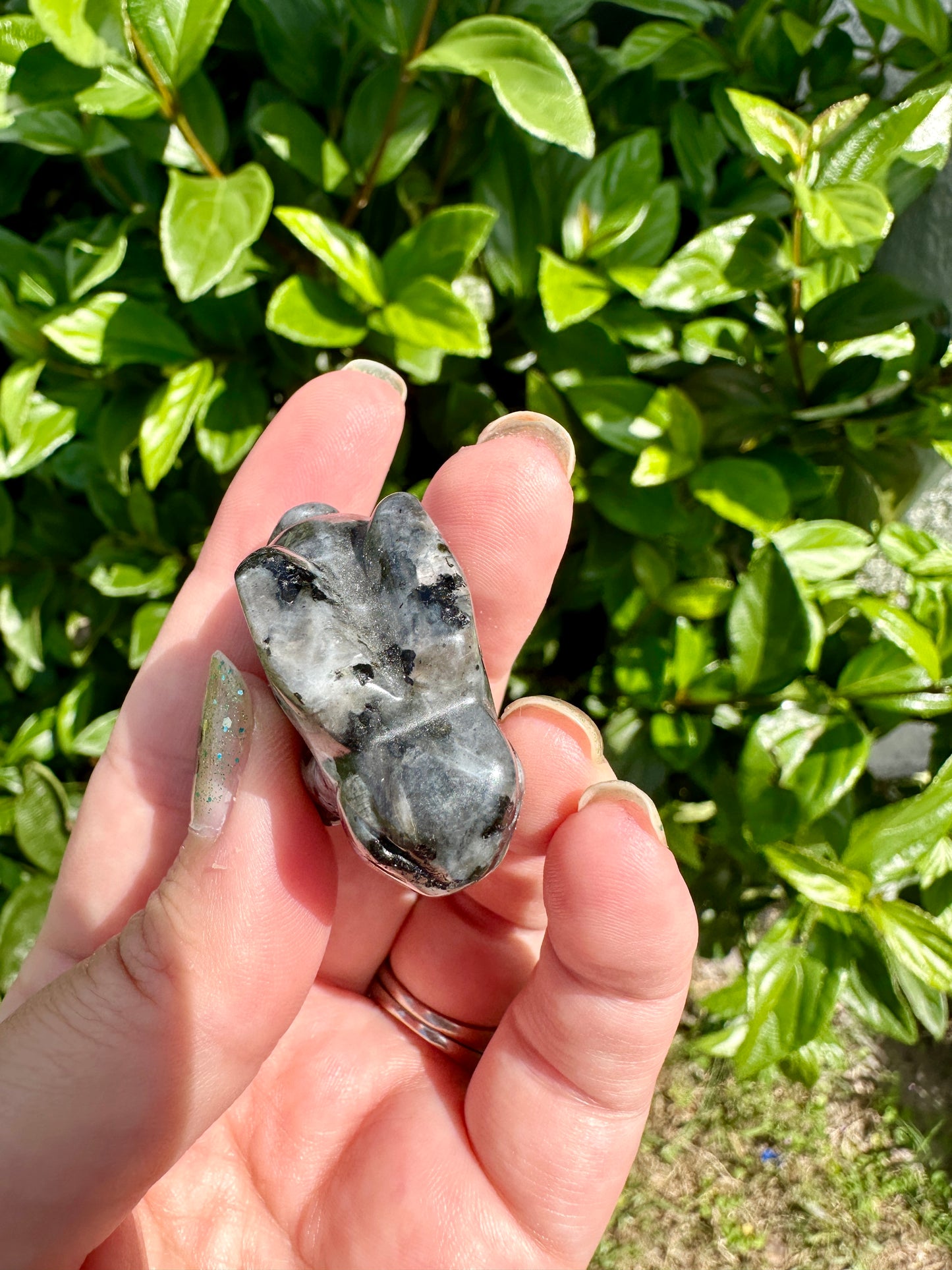 Larvikite Rabbit Carving - Unique Home Decor, Handcrafted Stone Bunny, Perfect Gift for Nature Lovers, Mystic Animal Figurine