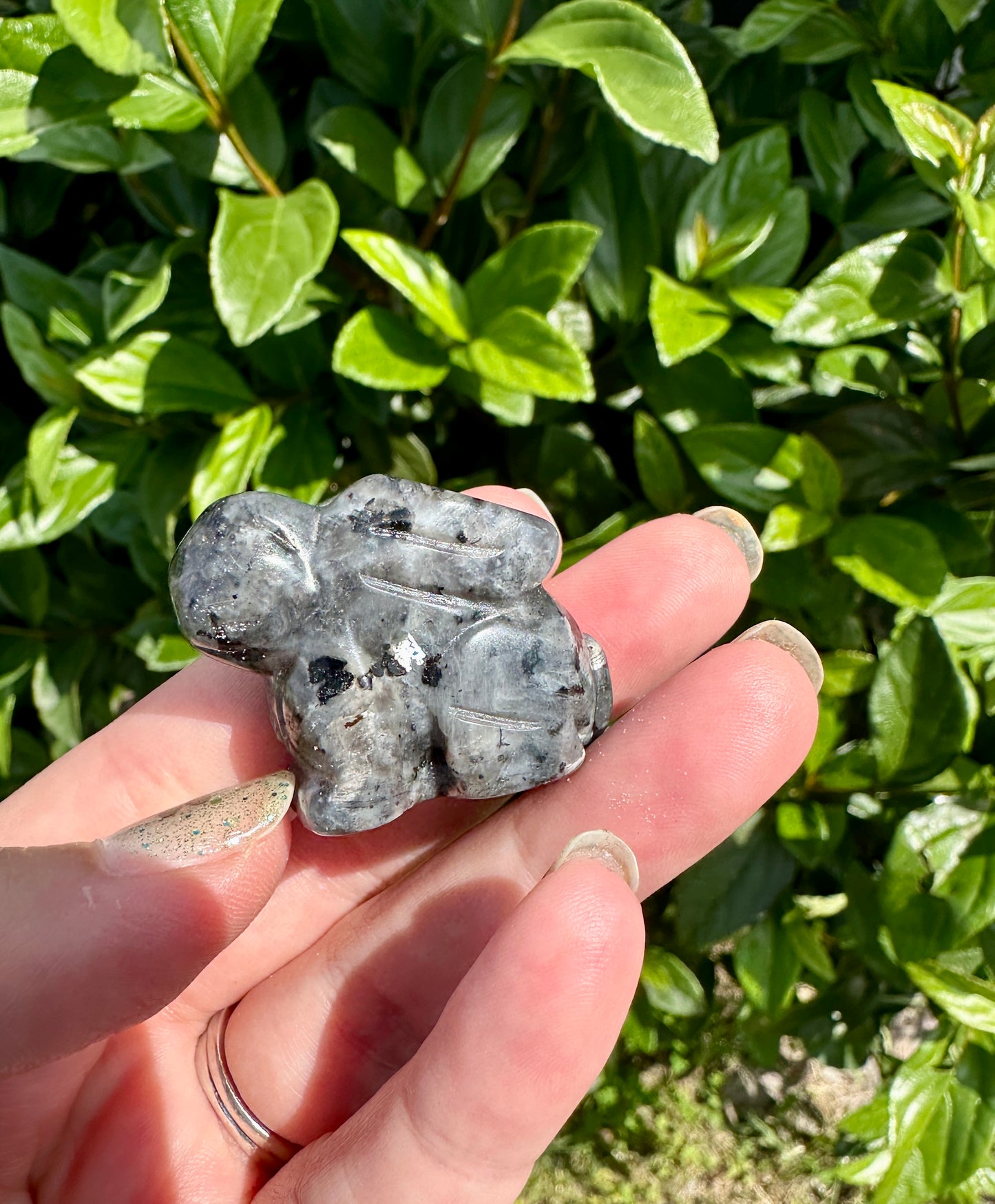 Larvikite Rabbit Carving - Unique Home Decor, Handcrafted Stone Bunny, Perfect Gift for Nature Lovers, Mystic Animal Figurine