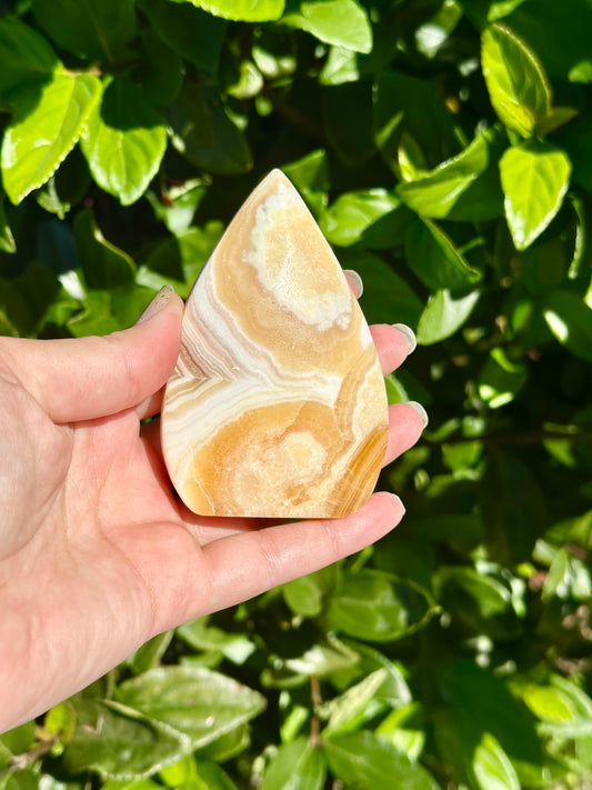Yellow Calcite Freeform - Brighten Your Space with Healing Energy, Ideal for Positivity and Mental Clarity