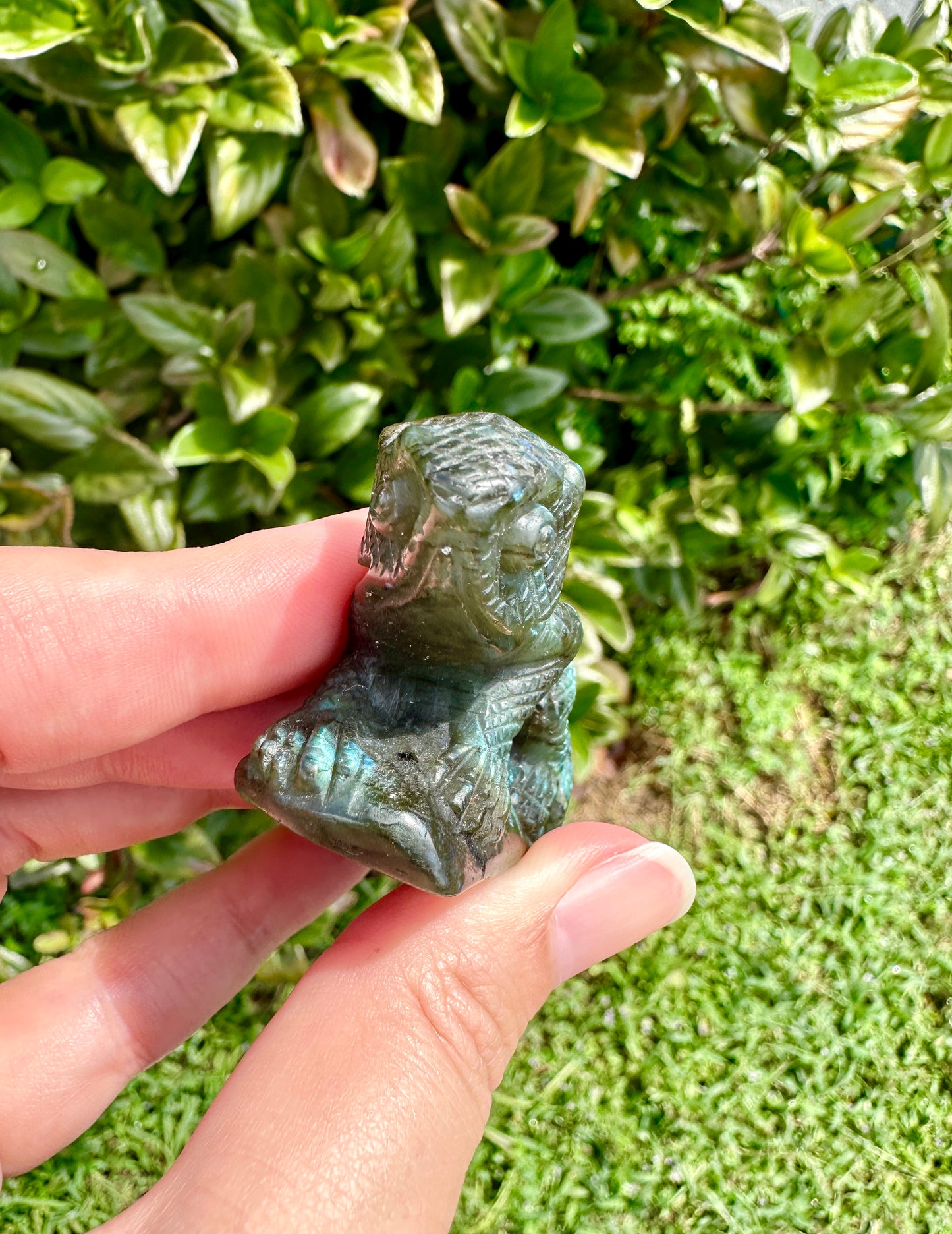 Labradorite Chameleon Figurine, Unique Crystal Animal Sculpture, Healing Labradorite Decor, Spiritual Gift for Crystal Lovers