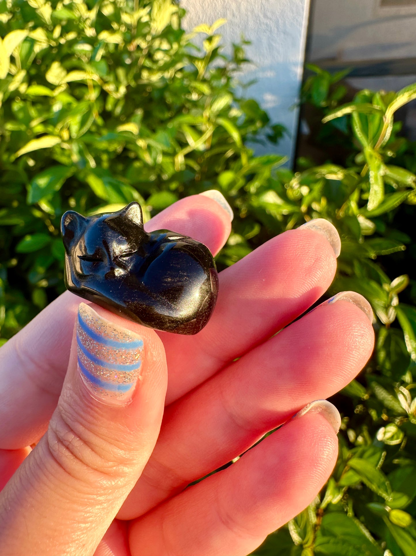 Black Obsidian Sleeping Cat Carving - Protective Gemstone Figurine for Home Decor, Spiritual Guardian, and Negative Energy Shield, Ideal for Cat Lovers