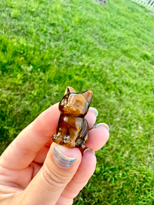 Tiger's Eye Cat Carving - Captivating Gemstone Figurine for Confidence and Protection, Perfect Home Decor and Gift for Cat Lovers and Crystal Enthusiasts