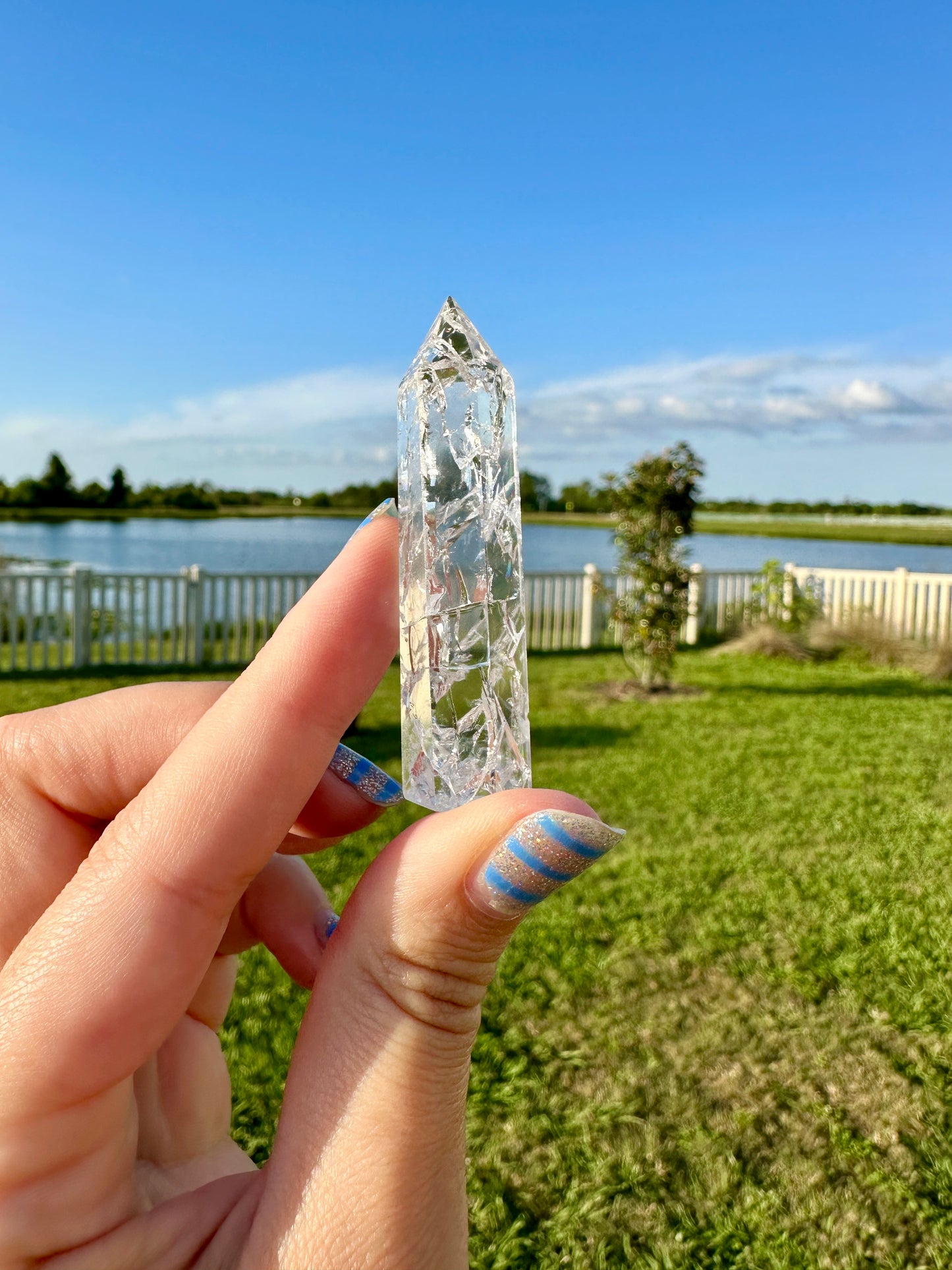 Crackle Quartz Tower - Energizing Crystal Point for Amplifying Intentions and Cleansing Spaces, Perfect for Meditation and Home Decor