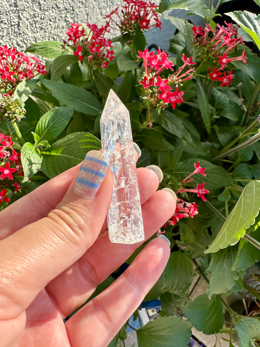 Crackle Quartz Tower - Energizing Crystal Point for Amplifying Intentions and Cleansing Spaces, Perfect for Meditation and Home Decor