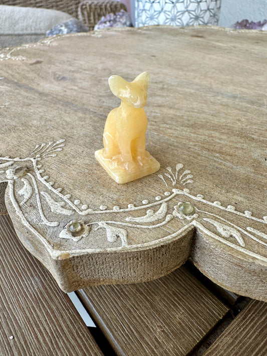 Yellow Calcite Sphinx Cat Carving - Radiate Warmth and Intellectual Power, Perfect for Enhancing Creativity and Self-Confidence in Home or Office