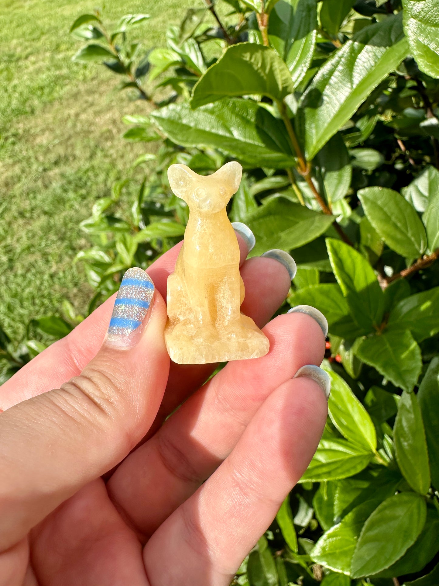 Yellow Calcite Sphinx Cat Carving - Radiate Warmth and Intellectual Power, Perfect for Enhancing Creativity and Self-Confidence in Home or Office