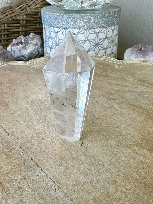 Clear Quartz Tower - Pure Crystal Tower for Amplifying Energy & Clarity, Handcrafted Gemstone Point, Versatile Decor for Healing