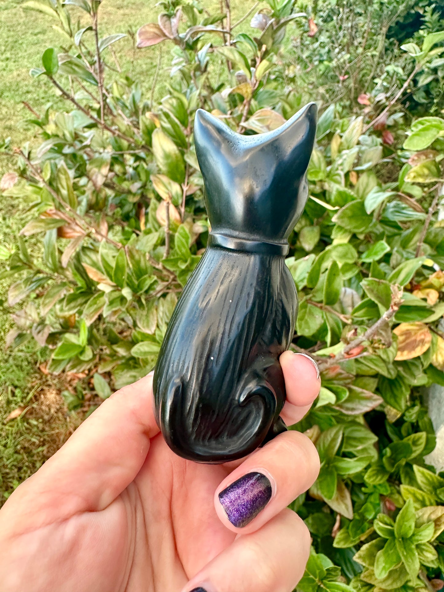 Black Obsidian Cat Carving, Healing Crystal Cat Figurine, Protective Obsidian Animal Statue, Unique Gift for Cat Lovers and Crystal Collectors