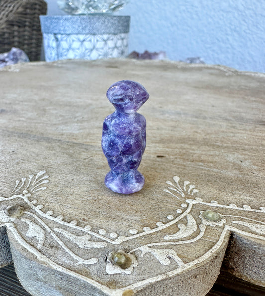 Lepidolite Alien Carving: Captivating Hand-Carved Extraterrestrial Figurine, Perfect for Collectors of Unique Mineral Decor and Sci-Fi Enthusiasts