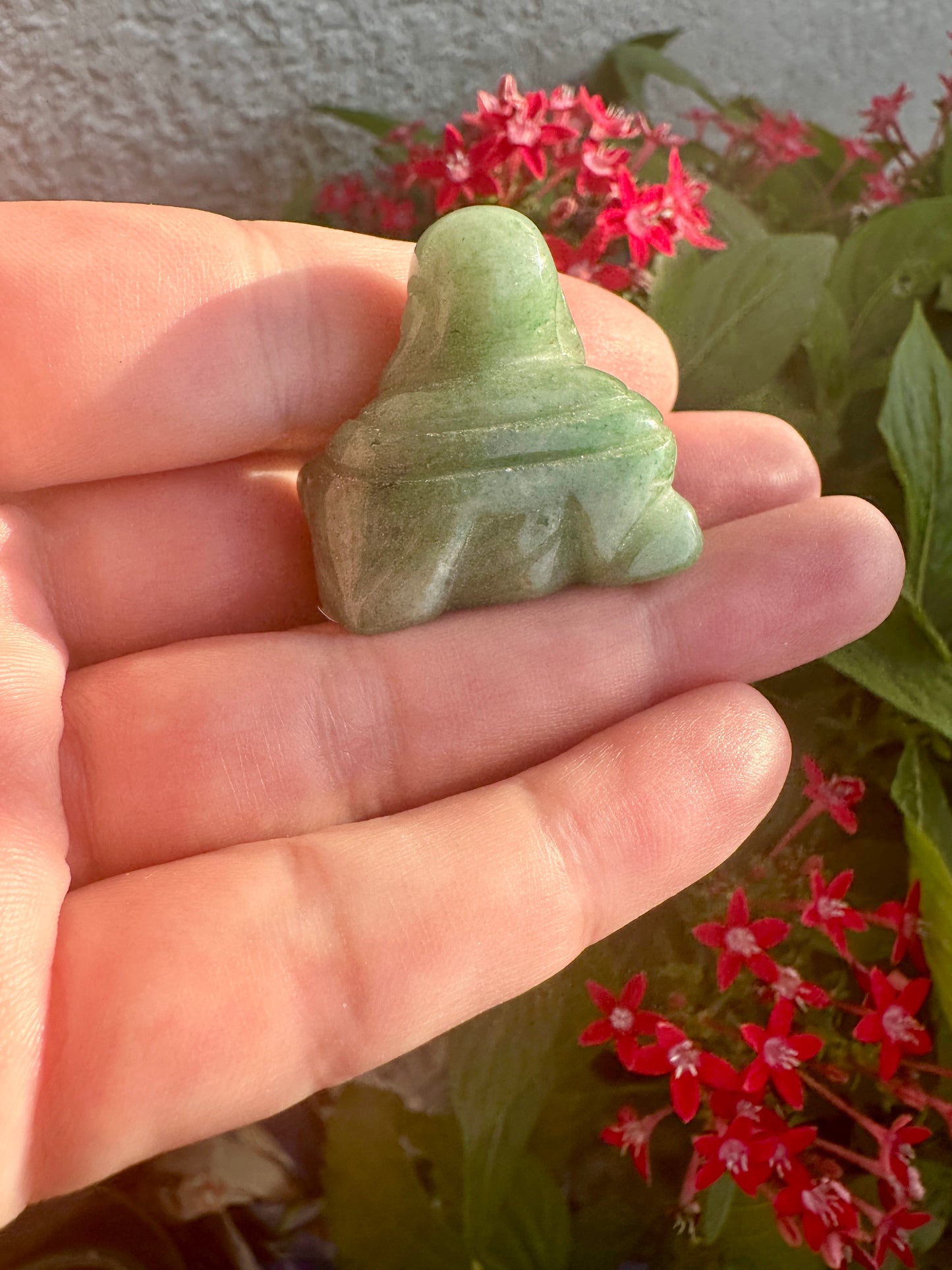 Green Aventurine Buddha Carving: Serene Hand-Carved Buddha Figurine, Ideal for Enhancing Peace, Prosperity, and Feng Shui in Any Space