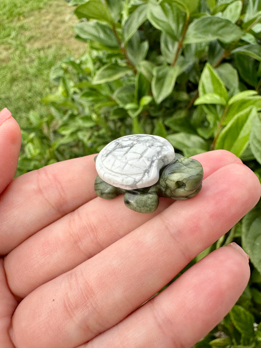 Howlite and Green Jade Turtle Carving - Exquisite Gemstone Turtle, Symbol of Longevity and Prosperity, Perfect Decorative and Collectible Piece