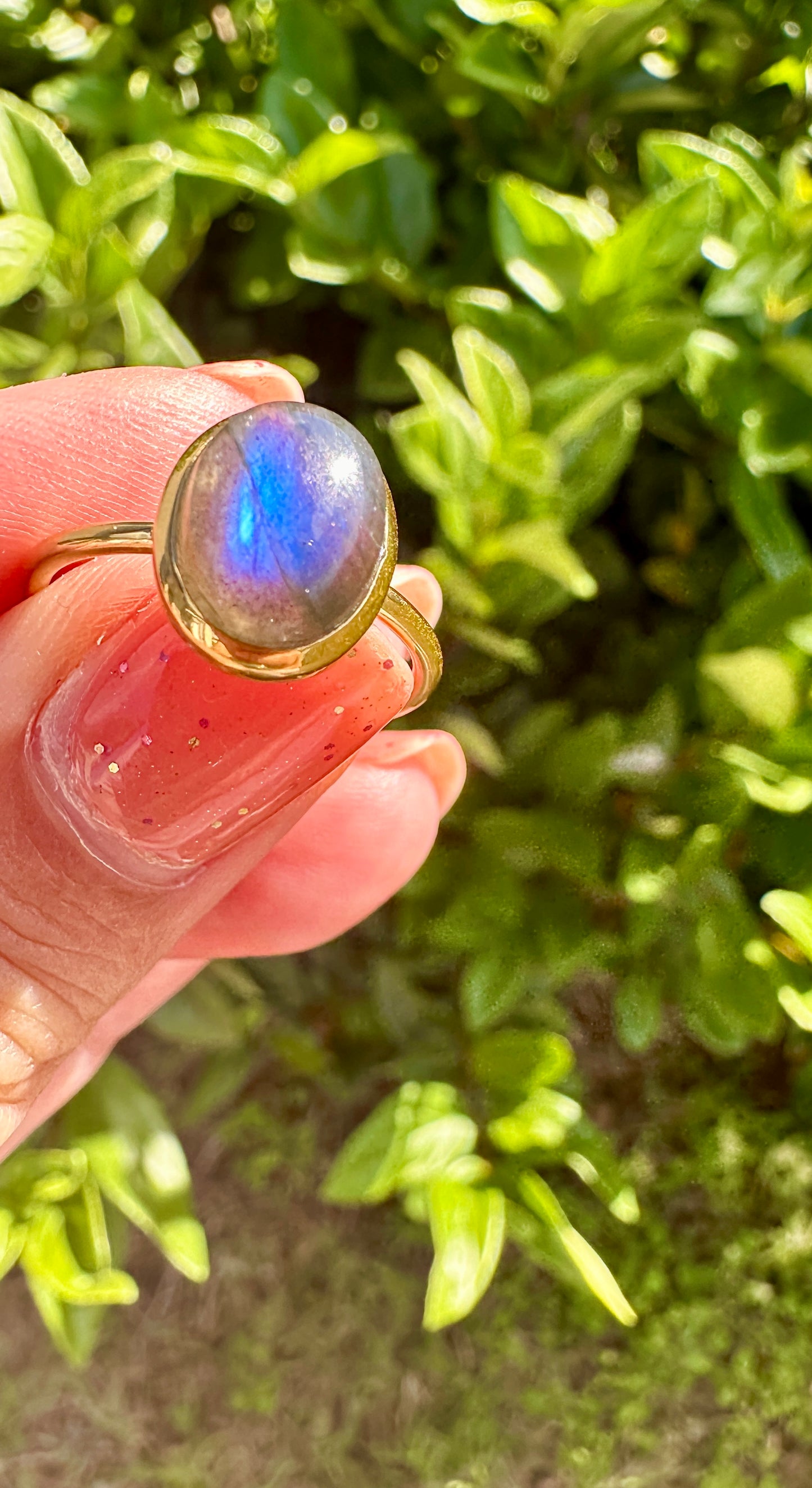 Elegant Labradorite Ring in 925 Silver with 18K Gold Vermeil, Size 8 - Striking Blue Flash, Handcrafted Gemstone Ring, Luxurious Gift