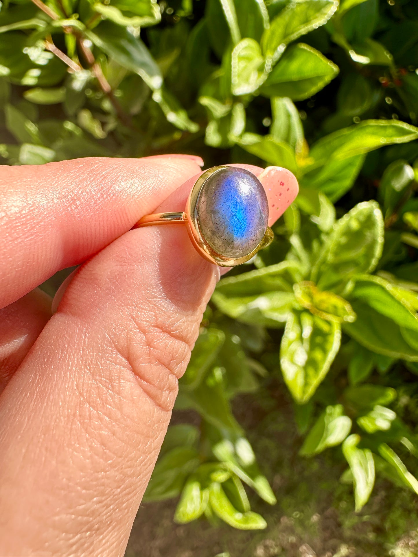 Elegant Labradorite Ring in 925 Silver with 18K Gold Vermeil, Size 8 - Striking Blue Flash, Handcrafted Gemstone Ring, Luxurious Gift