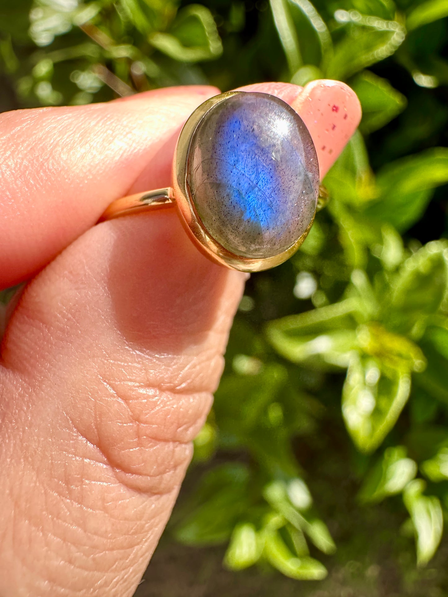 Elegant Labradorite Ring in 925 Silver with 18K Gold Vermeil, Size 8 - Striking Blue Flash, Handcrafted Gemstone Ring, Luxurious Gift