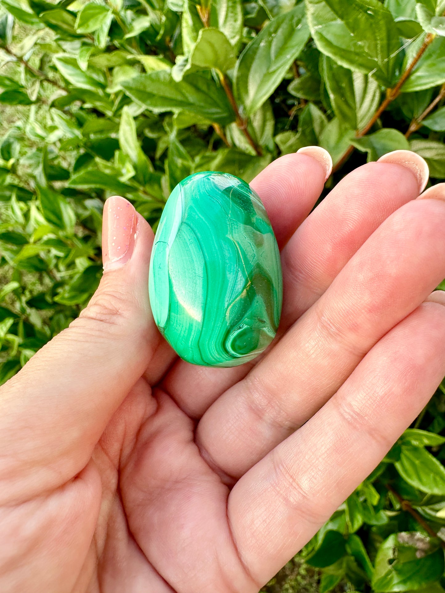 Exquisite Malachite Egg - Polished Natural Gemstone Decor, Perfect for Collection or as a Unique Gift, Adds Vibrant Green to Any Space