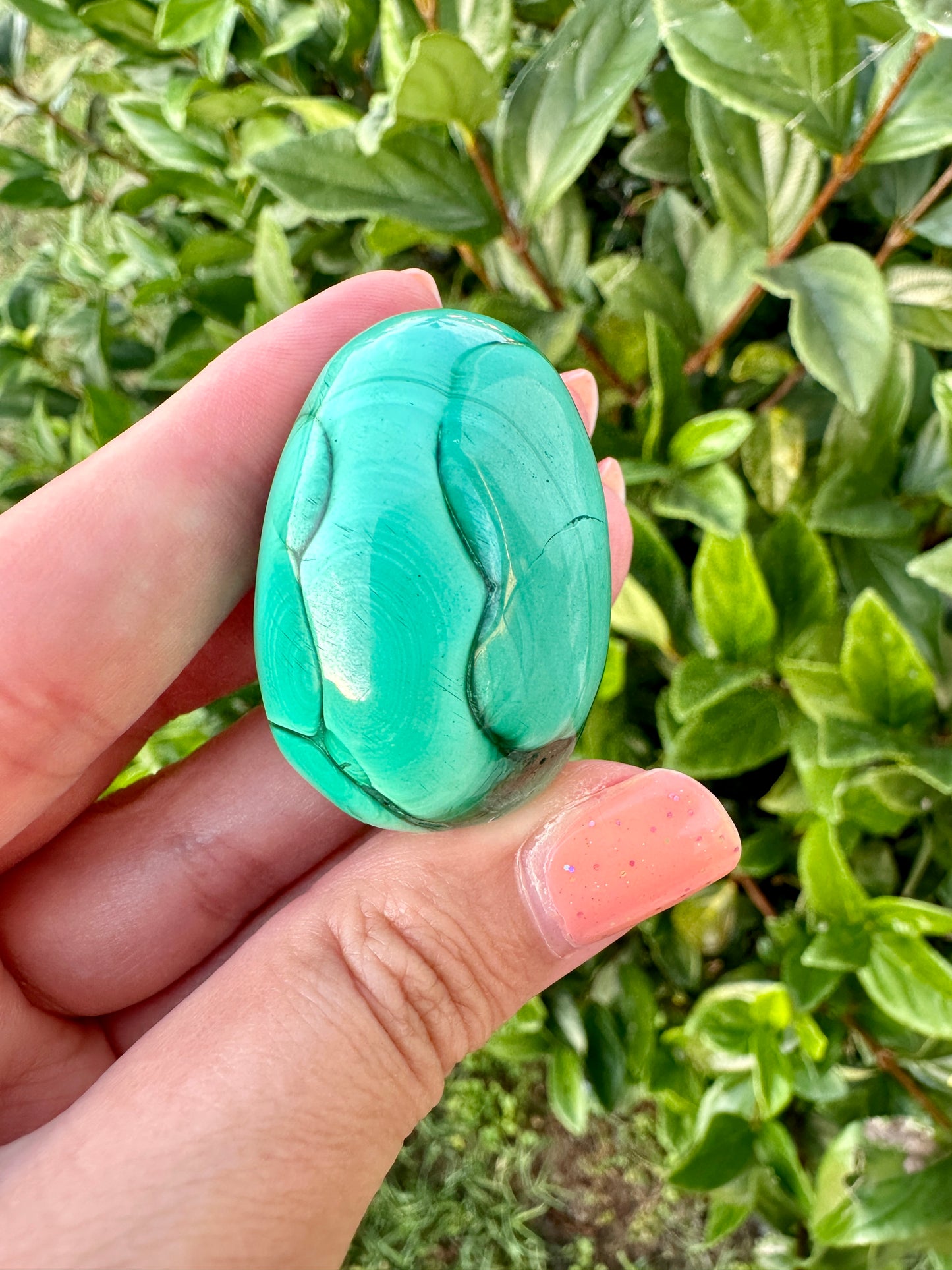 Exquisite Malachite Egg - Polished Natural Gemstone Decor, Perfect for Collection or as a Unique Gift, Adds Vibrant Green to Any Space