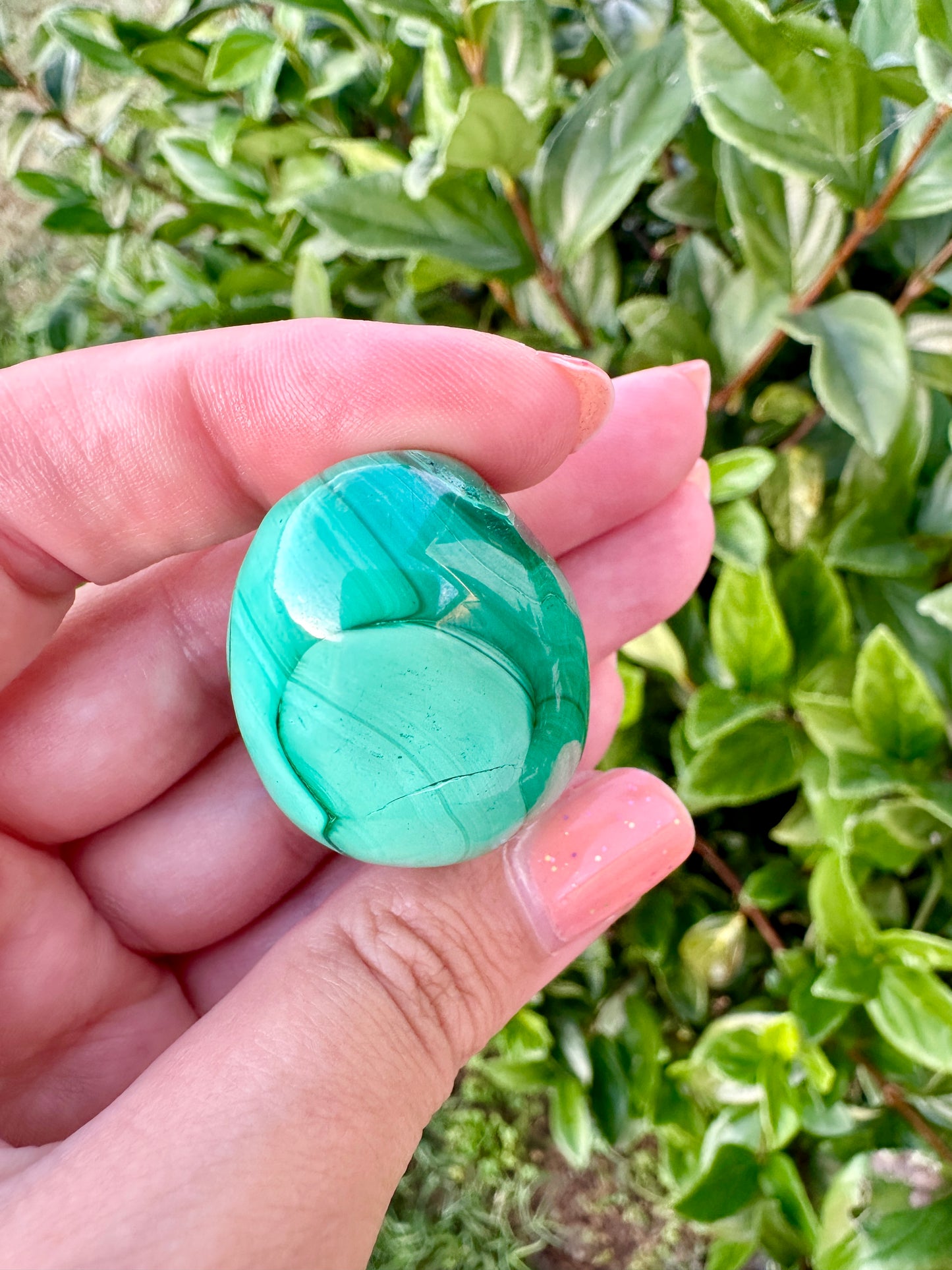 Exquisite Malachite Egg - Polished Natural Gemstone Decor, Perfect for Collection or as a Unique Gift, Adds Vibrant Green to Any Space