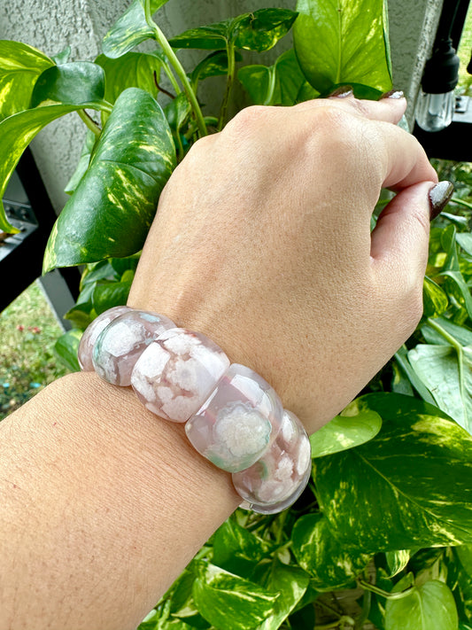 Handcrafted Flower Agate Stretch Bangle Bracelet - Elegant Natural Gemstone Accessory for Everyday Wear and Special Occasions