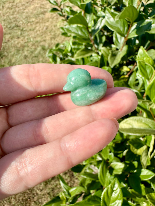Charming Green Aventurine Duck Carving: Symbol of Luck and Prosperity, Perfect for Home Decor or Collectors