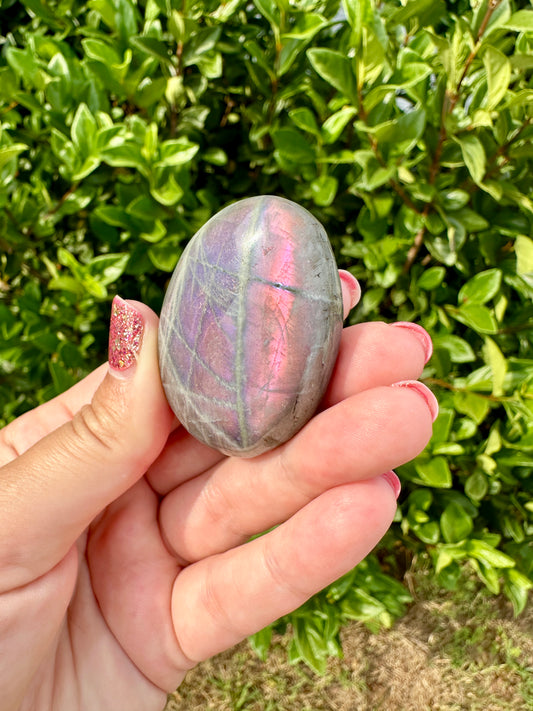 Labradorite Palm Stone for Intuition and Protection - Enhance Your Spiritual Journey with This Mystical Crystal, Ideal for Energy Work