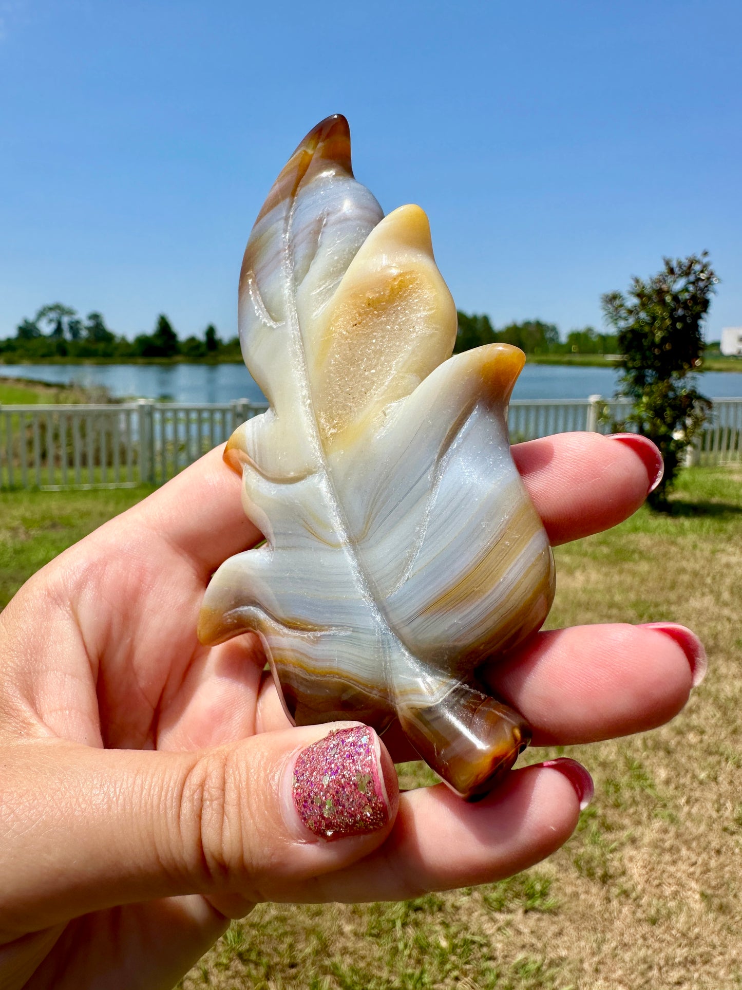 Exquisite Druzy Agate Leaf Carving – Natural Stone Ornament for Positive Energy and Home Decor – Unique Gift