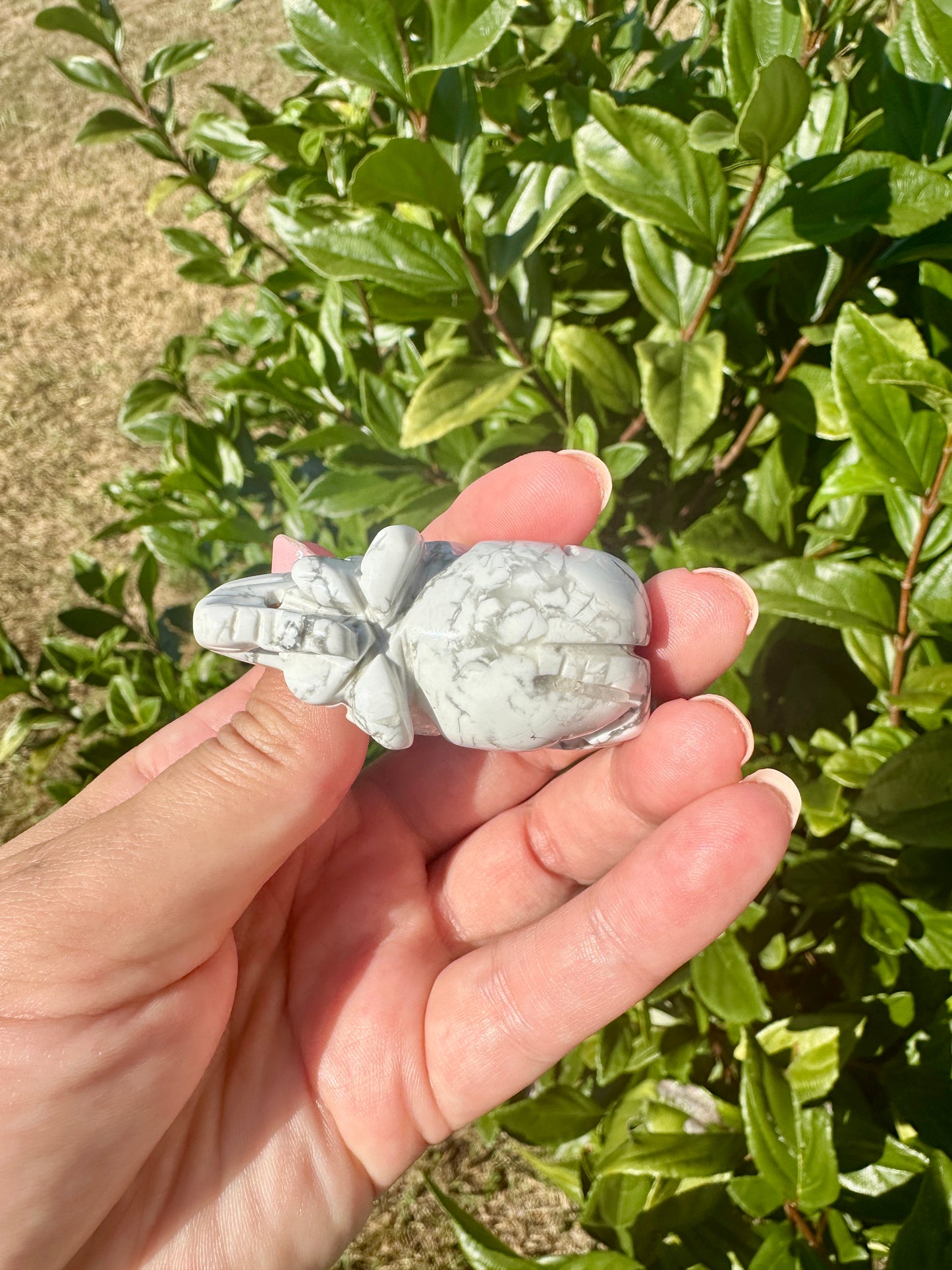 Beautiful Howlite Elephant Carving - Unique Healing Stone Sculpture for Home Decor and Positive Energy Gifts