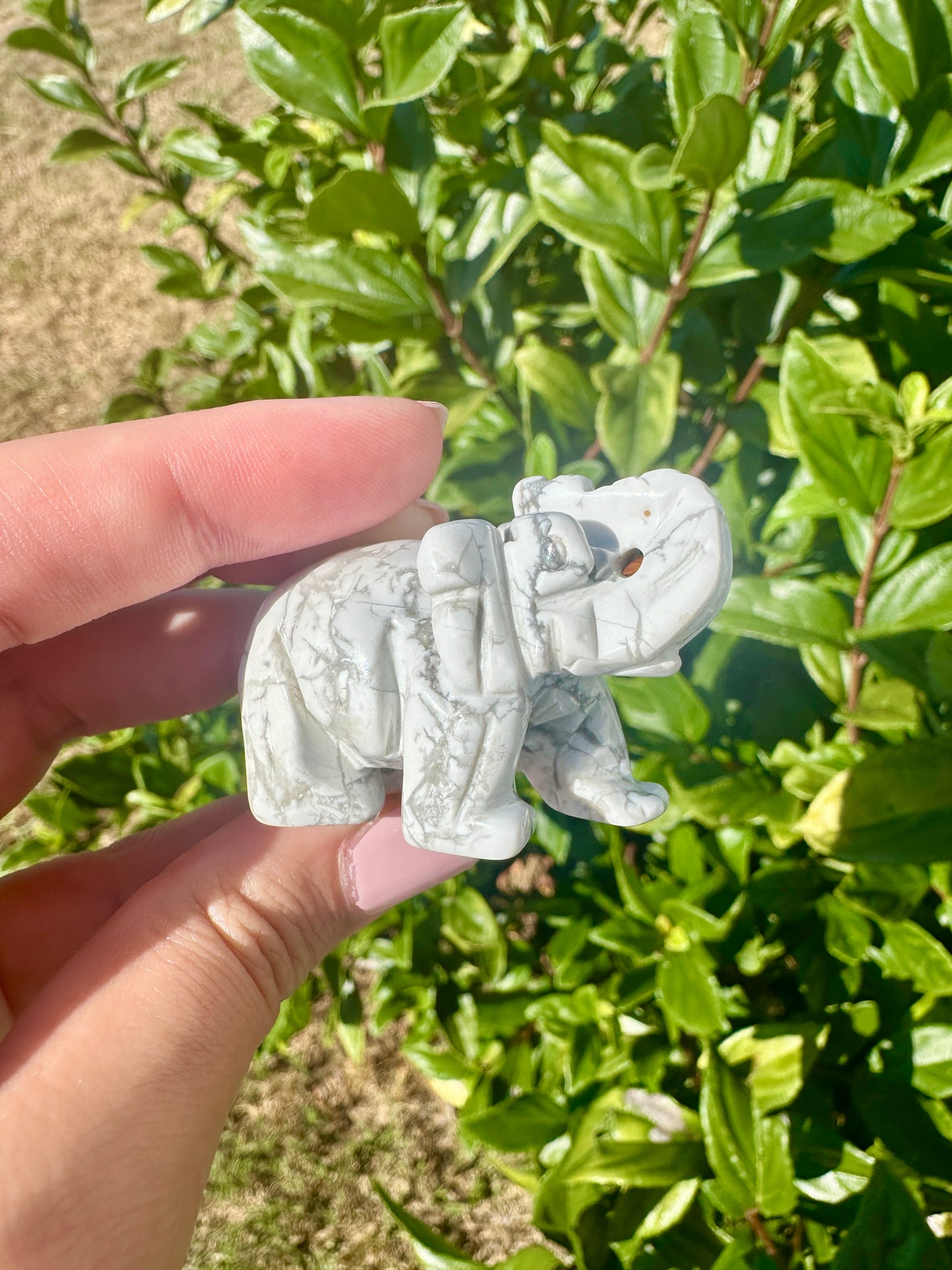 Beautiful Howlite Elephant Carving - Unique Healing Stone Sculpture for Home Decor and Positive Energy Gifts