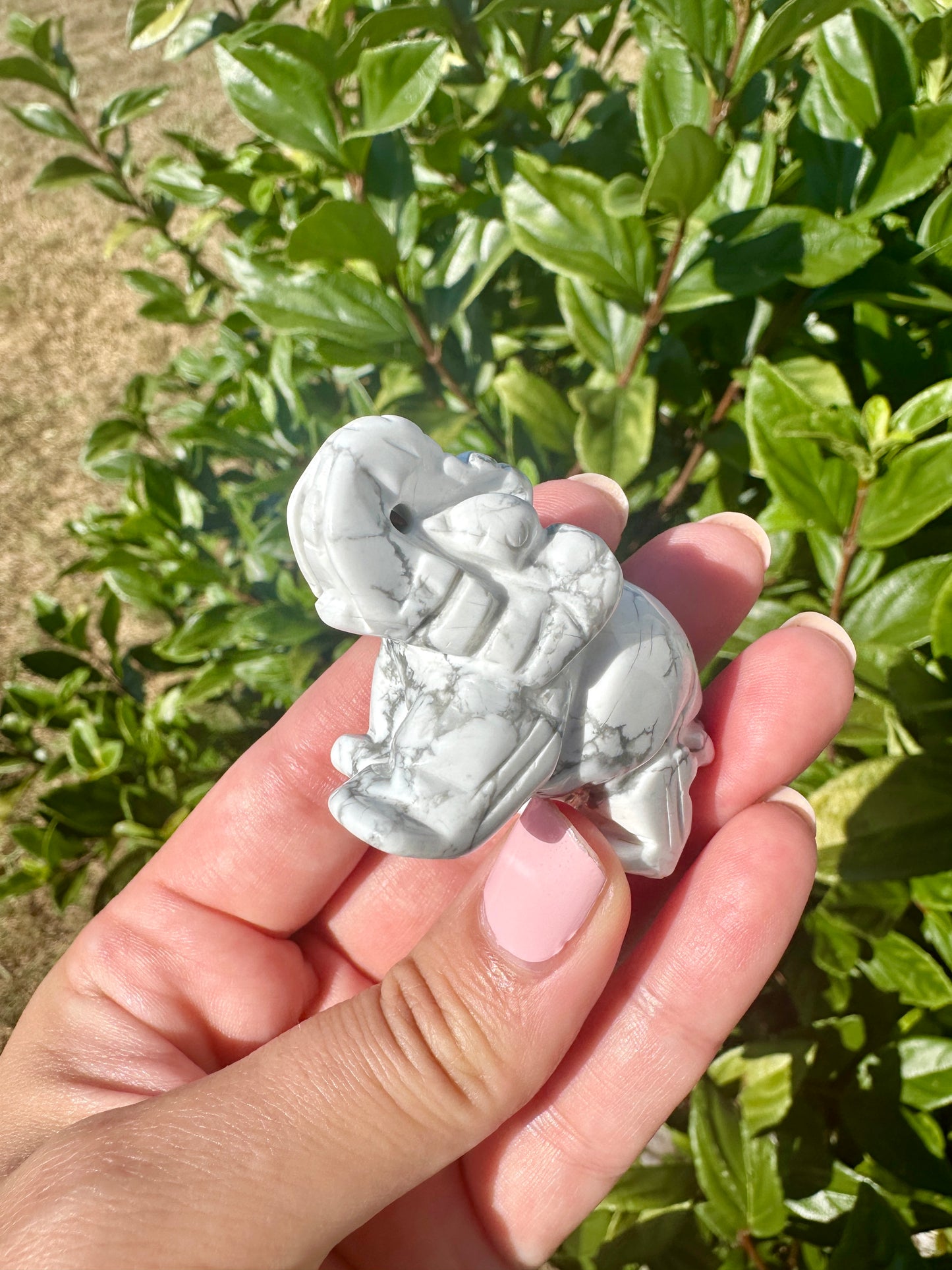 Beautiful Howlite Elephant Carving - Unique Healing Stone Sculpture for Home Decor and Positive Energy Gifts