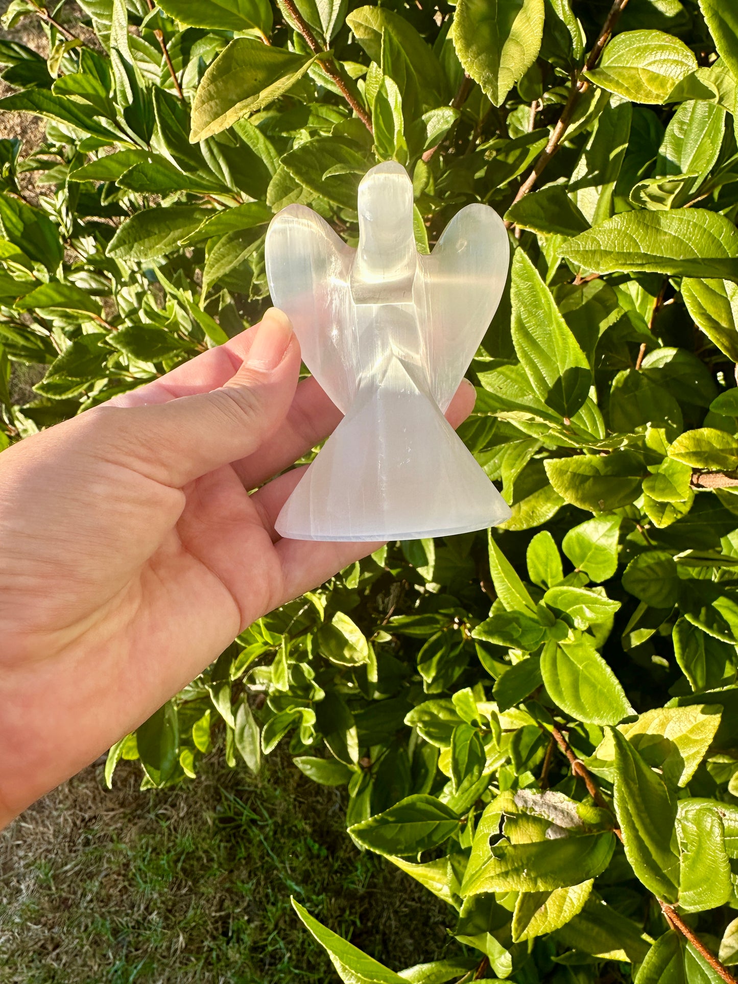 Angel Selenite Carving: Divine Handcrafted Gemstone Figurine for Spiritual Healing and Peaceful Home Decor, Ideal for Meditation Spaces