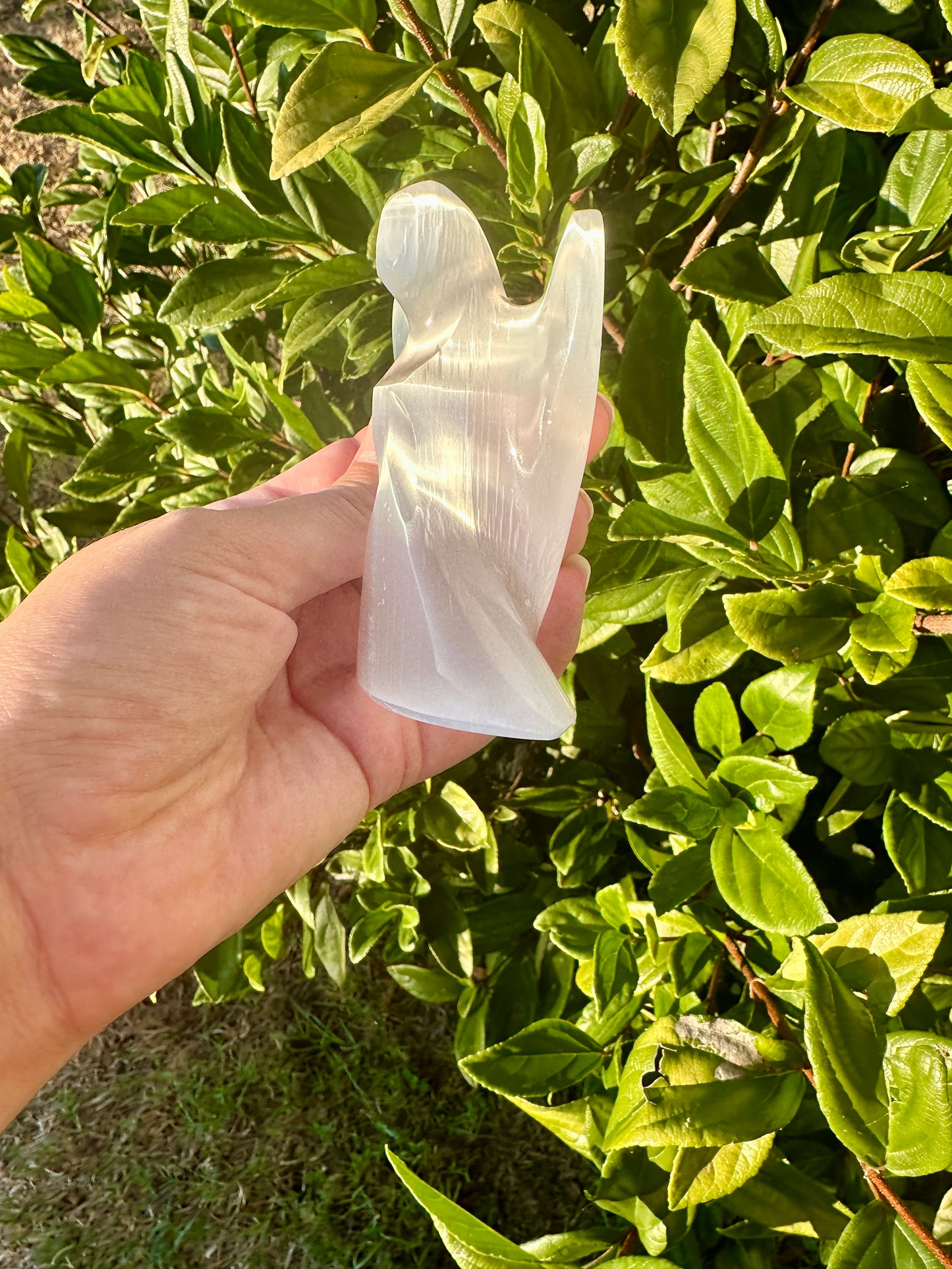 Angel Selenite Carving: Divine Handcrafted Gemstone Figurine for Spiritual Healing and Peaceful Home Decor, Ideal for Meditation Spaces