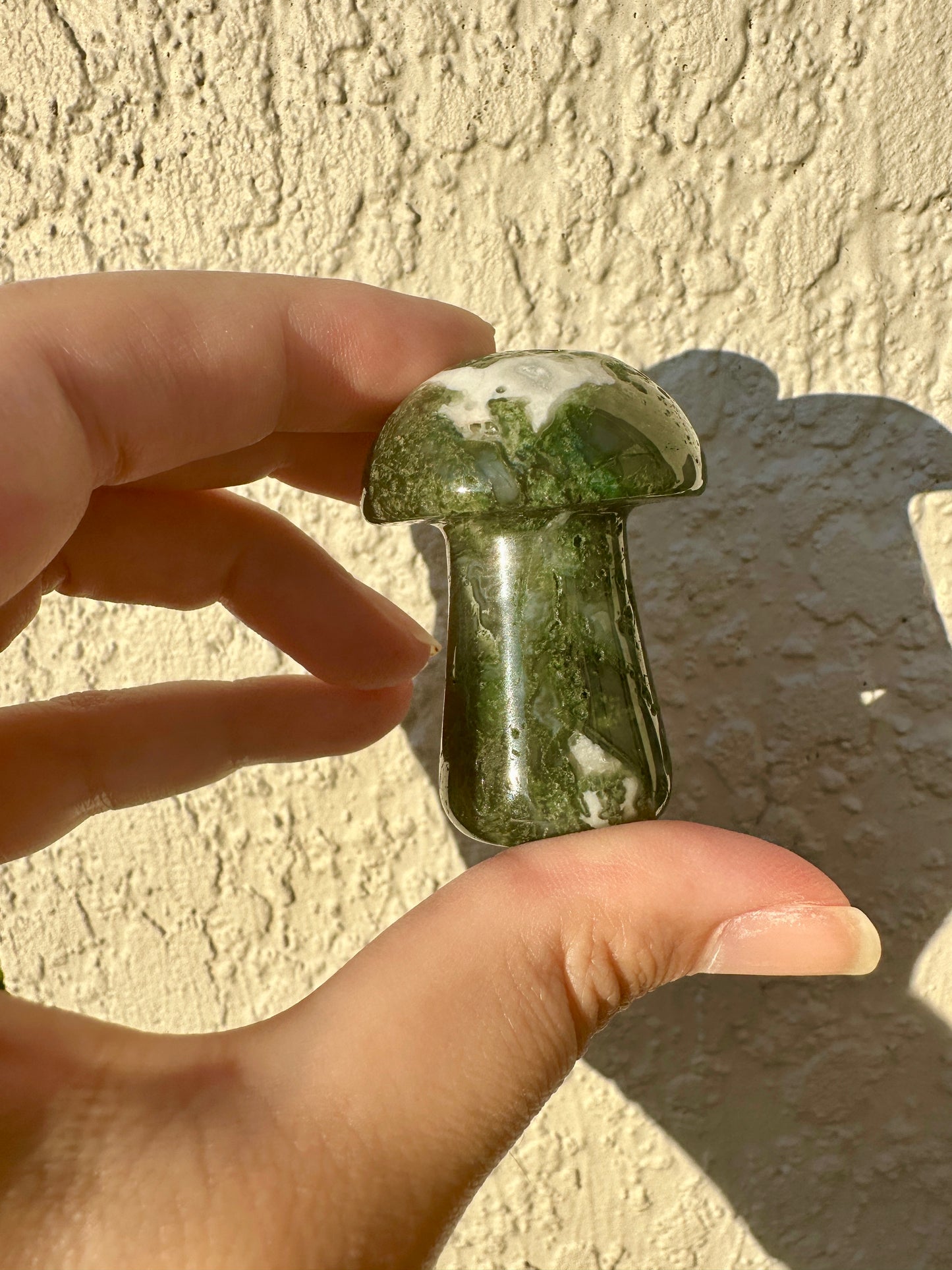 Natural Moss Agate Mushroom – Hand-Carved Crystal Sculpture – Healing Stone – Unique Home Decor – Spiritual Energy Tool – Perfect Gift for Her