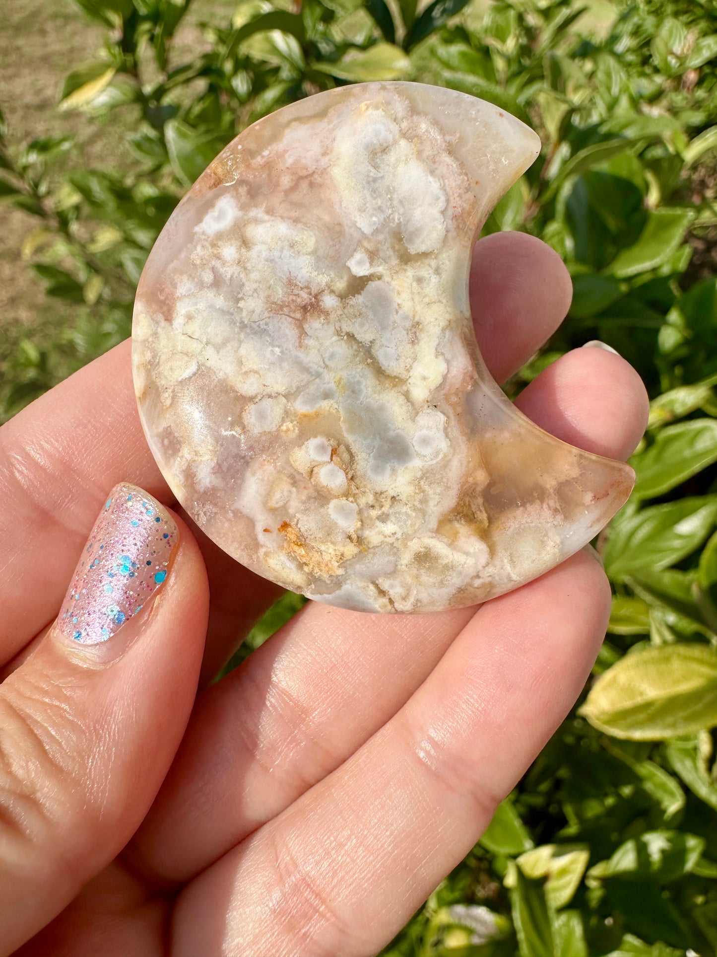 Flower Agate Moon Carving, Unique Crystal Decor, Natural Healing Stone, Boho Home Decor, Spiritual Gift, Meditation Aid