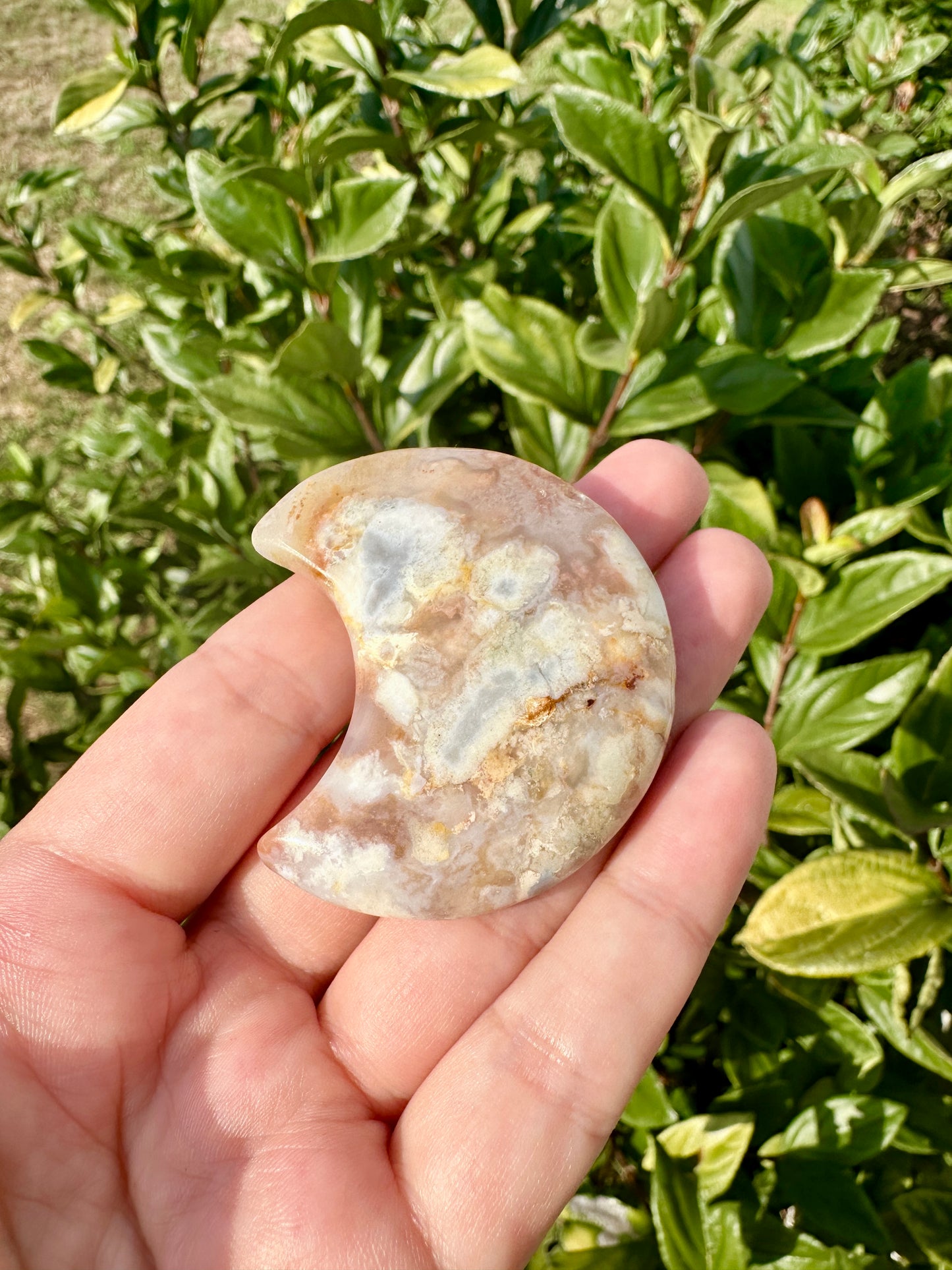 Flower Agate Moon Carving, Unique Crystal Decor, Natural Healing Stone, Boho Home Decor, Spiritual Gift, Meditation Aid