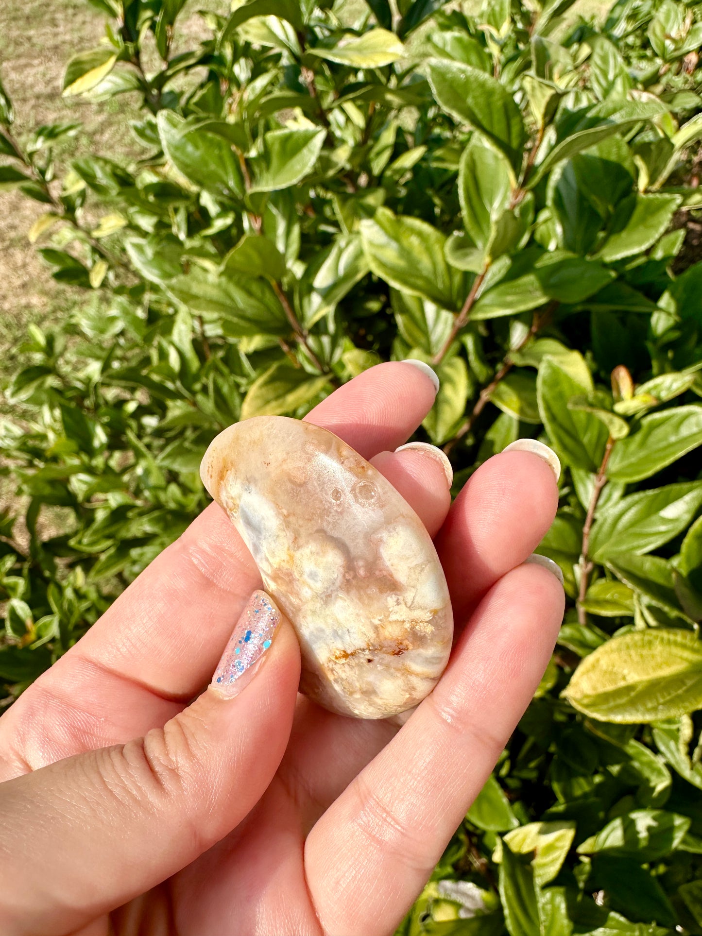 Flower Agate Moon Carving, Unique Crystal Decor, Natural Healing Stone, Boho Home Decor, Spiritual Gift, Meditation Aid