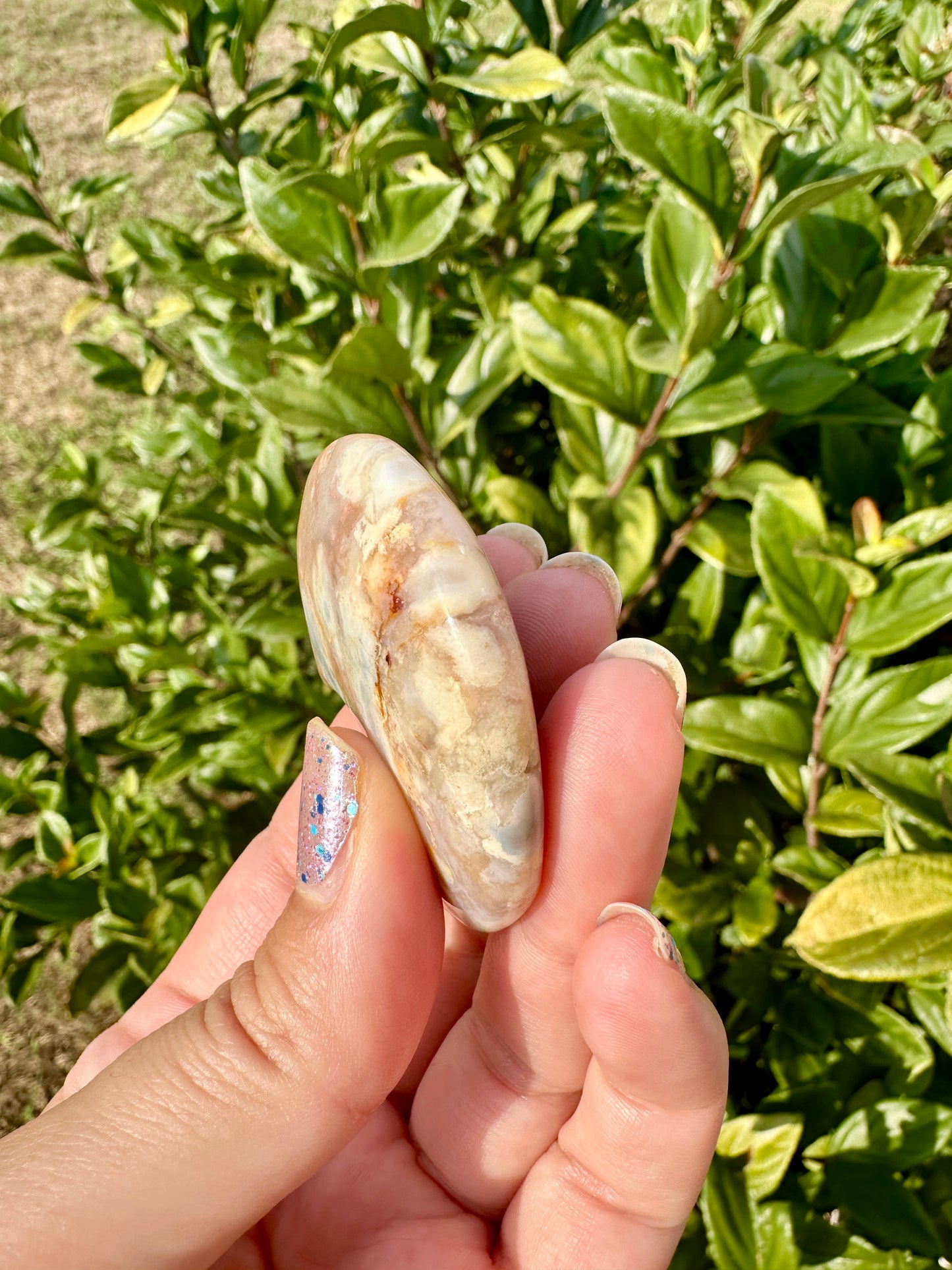 Flower Agate Moon Carving, Unique Crystal Decor, Natural Healing Stone, Boho Home Decor, Spiritual Gift, Meditation Aid