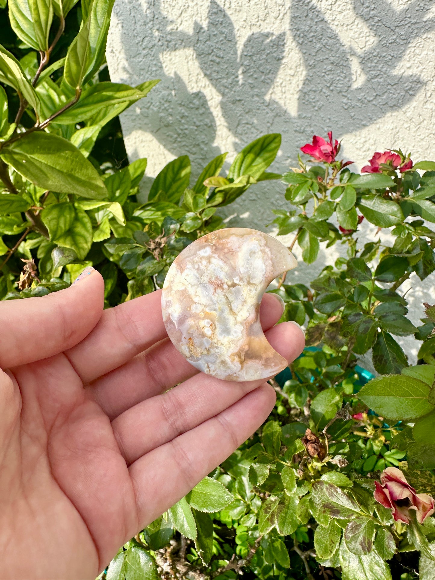 Flower Agate Moon Carving, Unique Crystal Decor, Natural Healing Stone, Boho Home Decor, Spiritual Gift, Meditation Aid