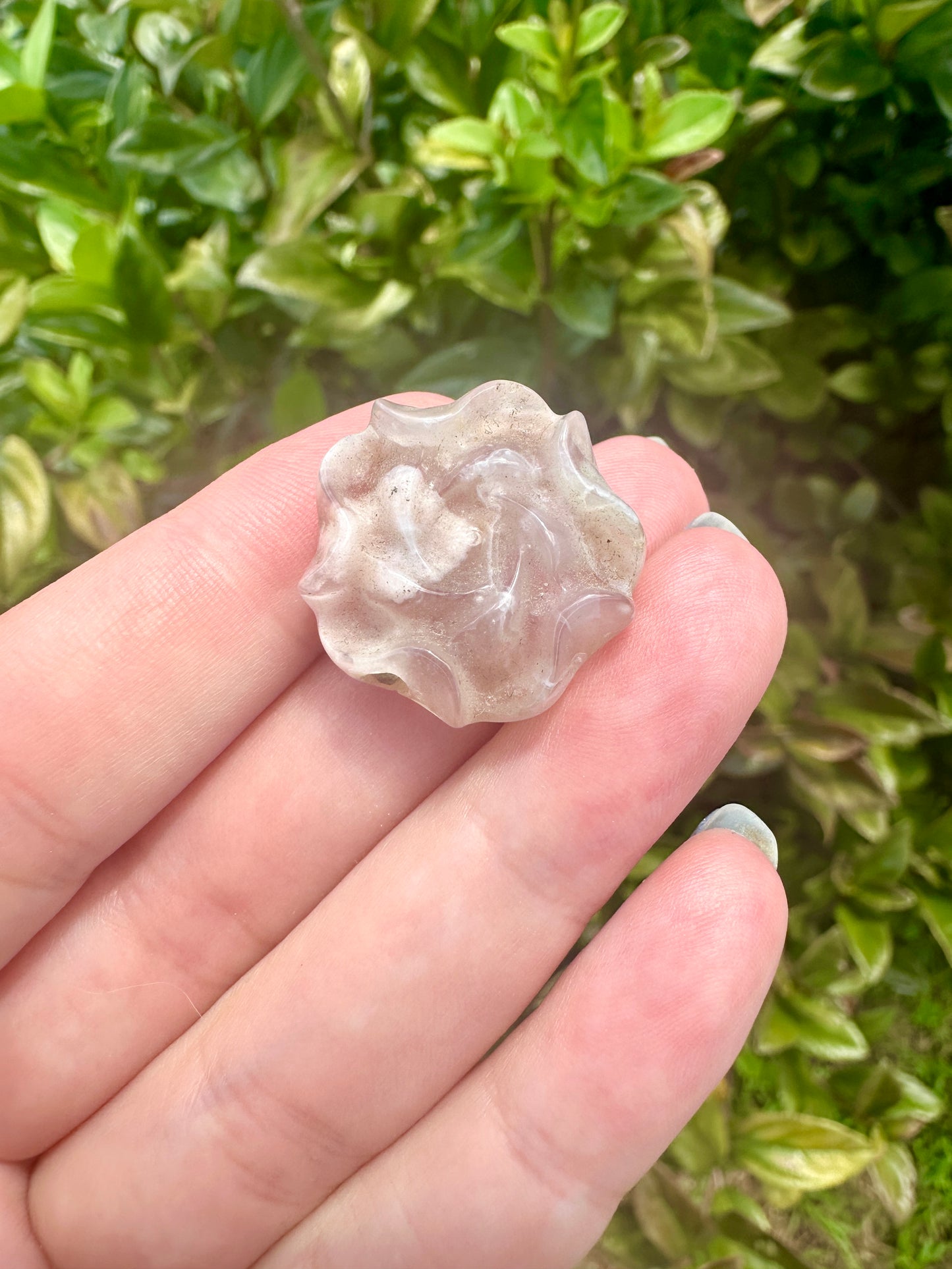 Flower Agate Flower Carving - Natural Gemstone Decor - Unique Healing Stone Sculpture - Boho Style Home Accent