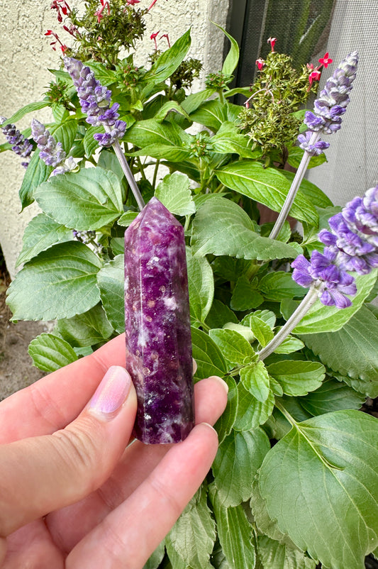 Gem Lepidolite Tower: Exquisite Purple Crystal Point, High-Quality Lepidolite Gemstone, Soothing Energy & Spiritual Decor Piece