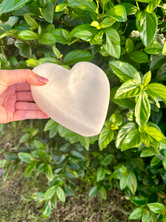 Selenite Heart Bowl - Perfect for Crystal Lovers, Enhance Your Meditation and Healing Practices with a Natural Selenite Bowl