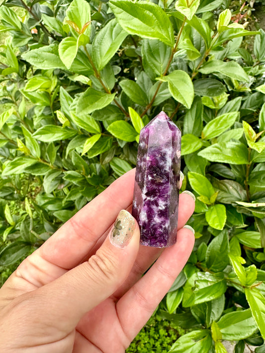 Gem Lepidolite Tower: Exquisite Purple Crystal Point, High-Quality Lepidolite Gemstone, Soothing Energy & Spiritual Decor Piece