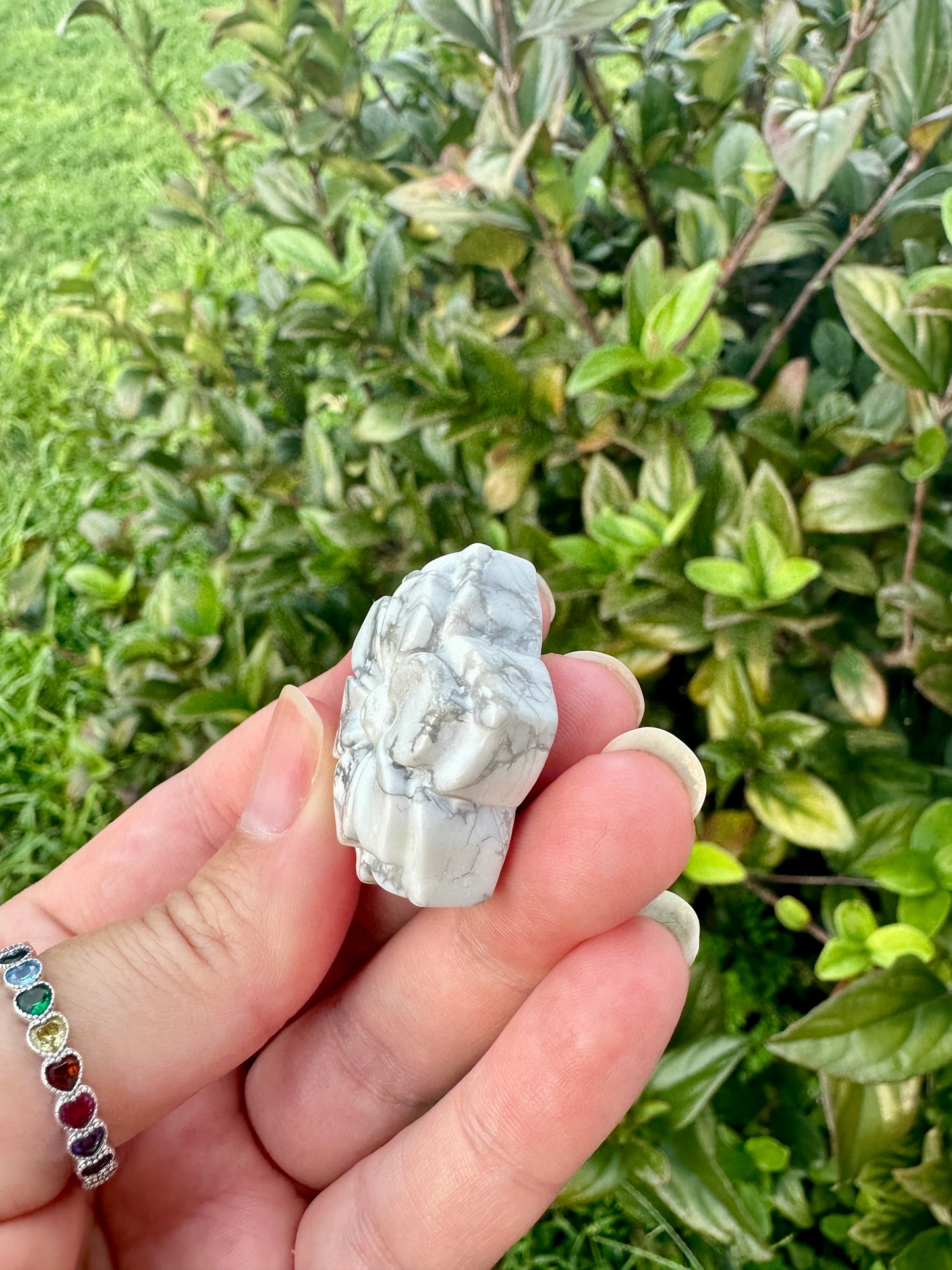 Howlite Flower Carving, Handcrafted Howlite Crystal Flower, Healing Howlite Flower Sculpture, White Howlite Crystal Decor, Calming Energy Gemstone Carving